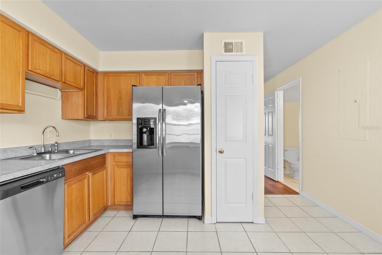 37308 EMBASSY PARK LN #2 — photo 11