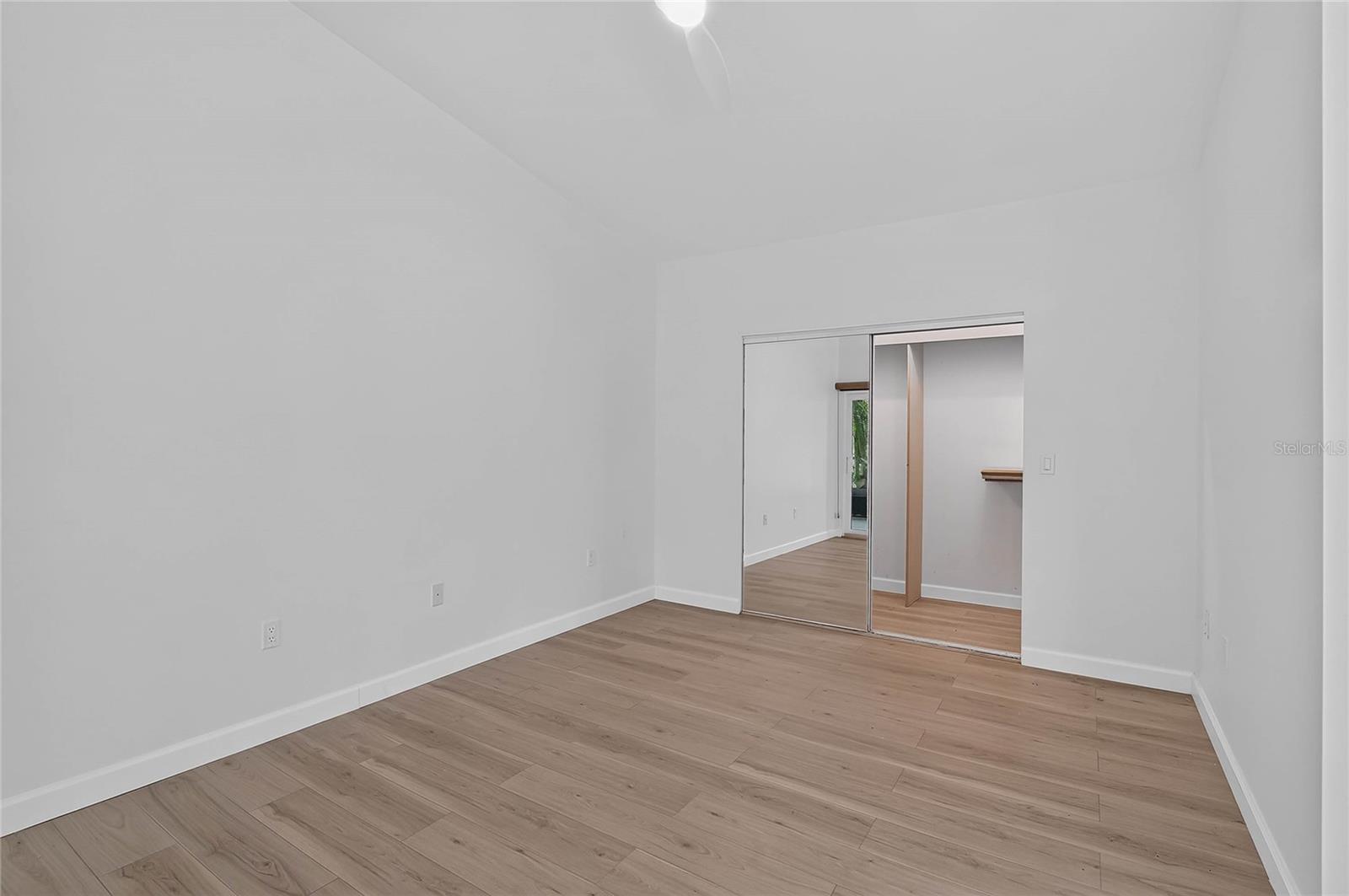 358 BEARDED OAKS CIR — photo 10