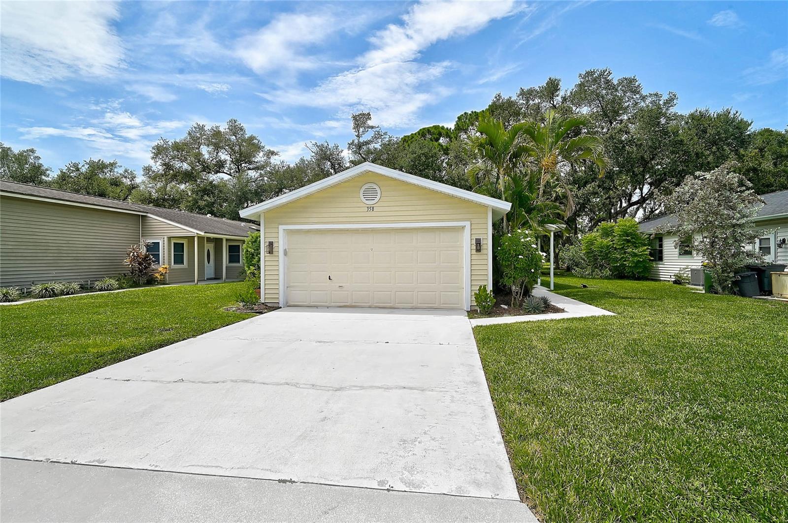 358 BEARDED OAKS CIR — photo 2