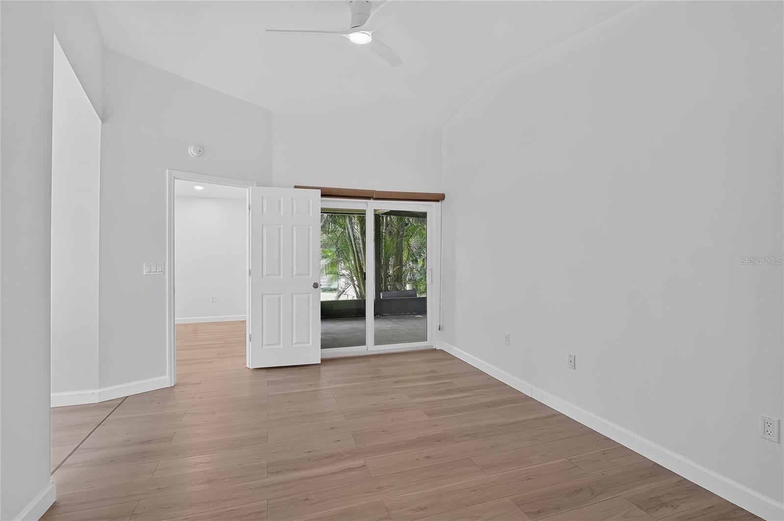 358 BEARDED OAKS CIR — photo 14