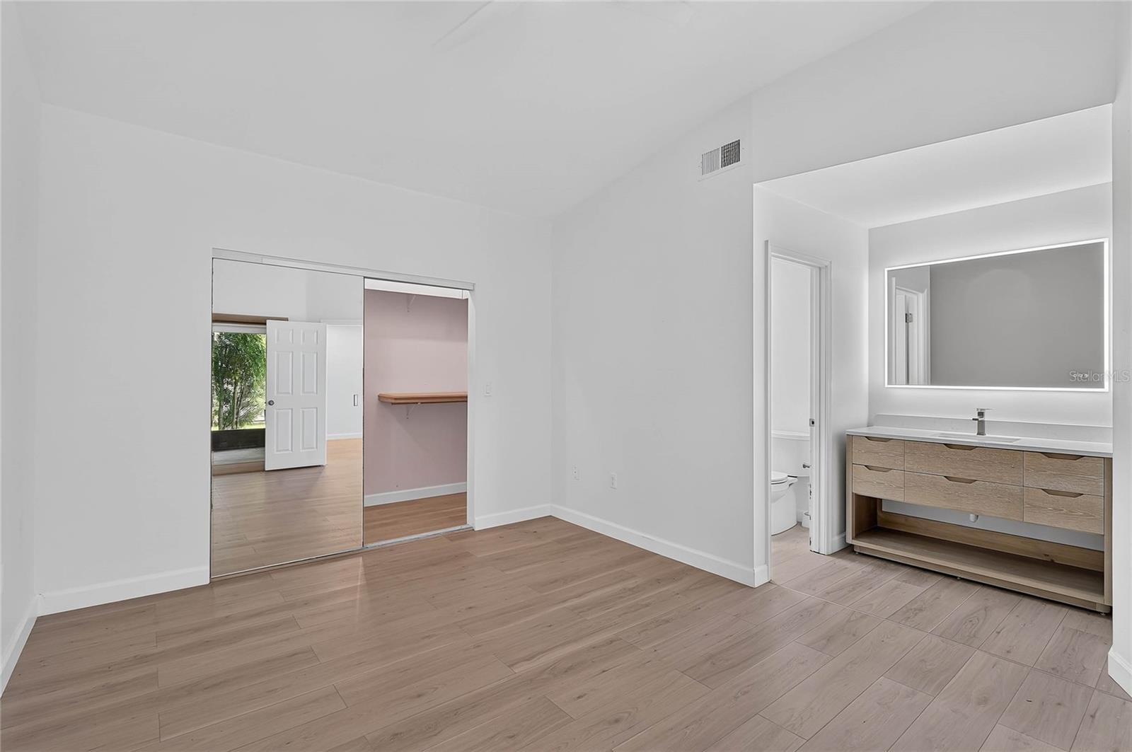 358 BEARDED OAKS CIR — photo 11