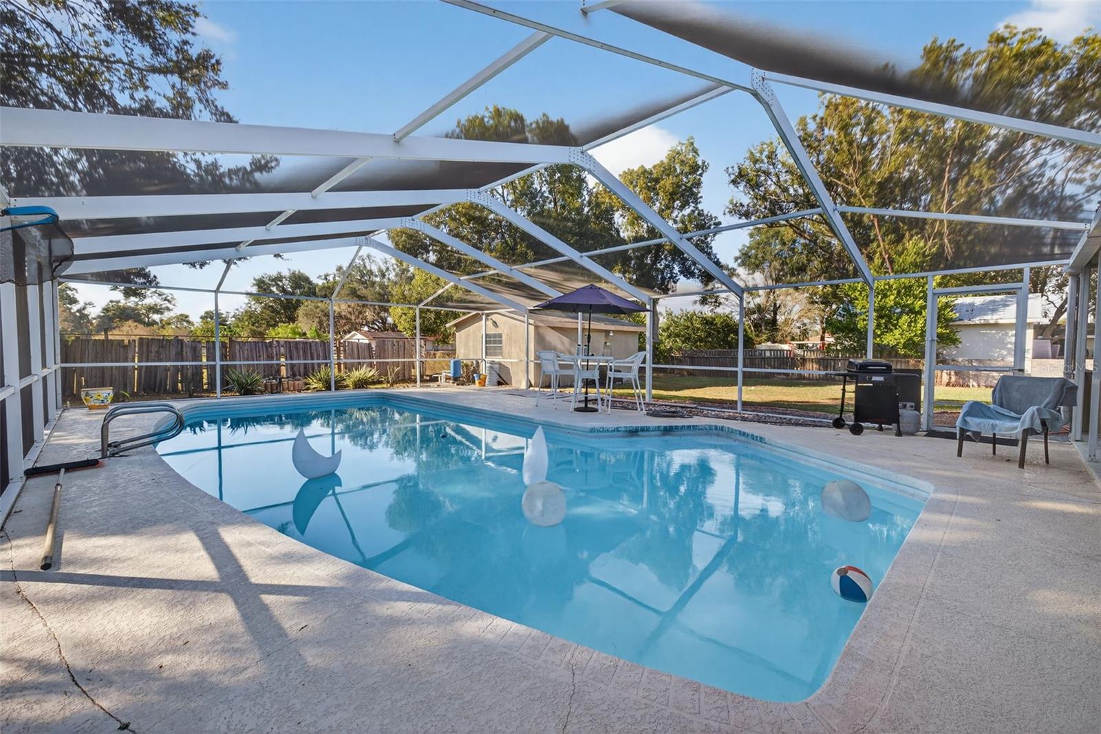 1004 MANDALAY DR — photo 3