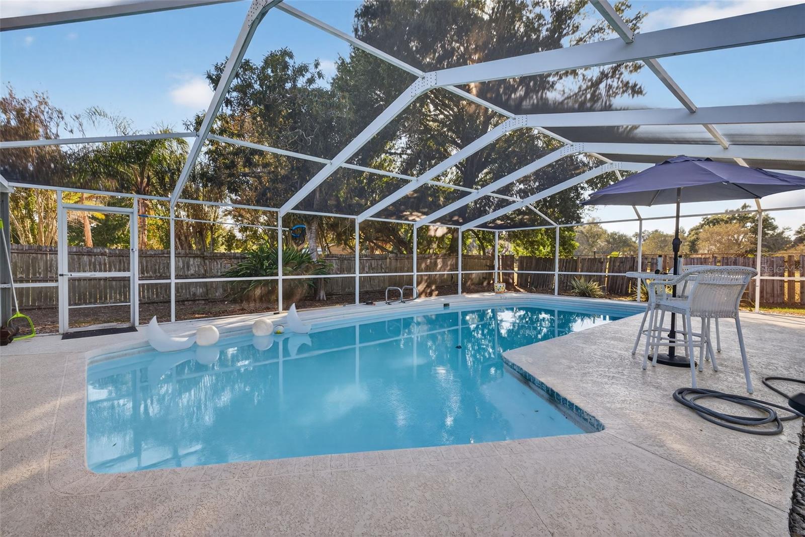 1004 MANDALAY DR — photo 7