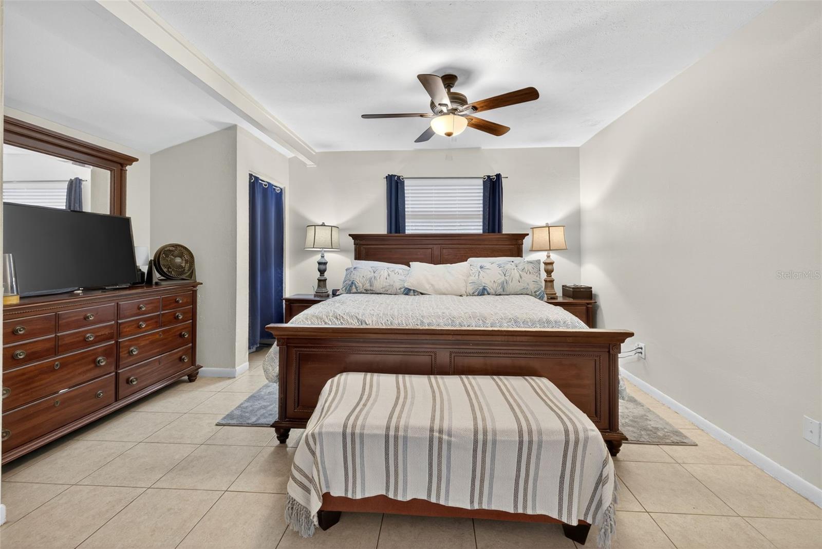 1004 MANDALAY DR — photo 27