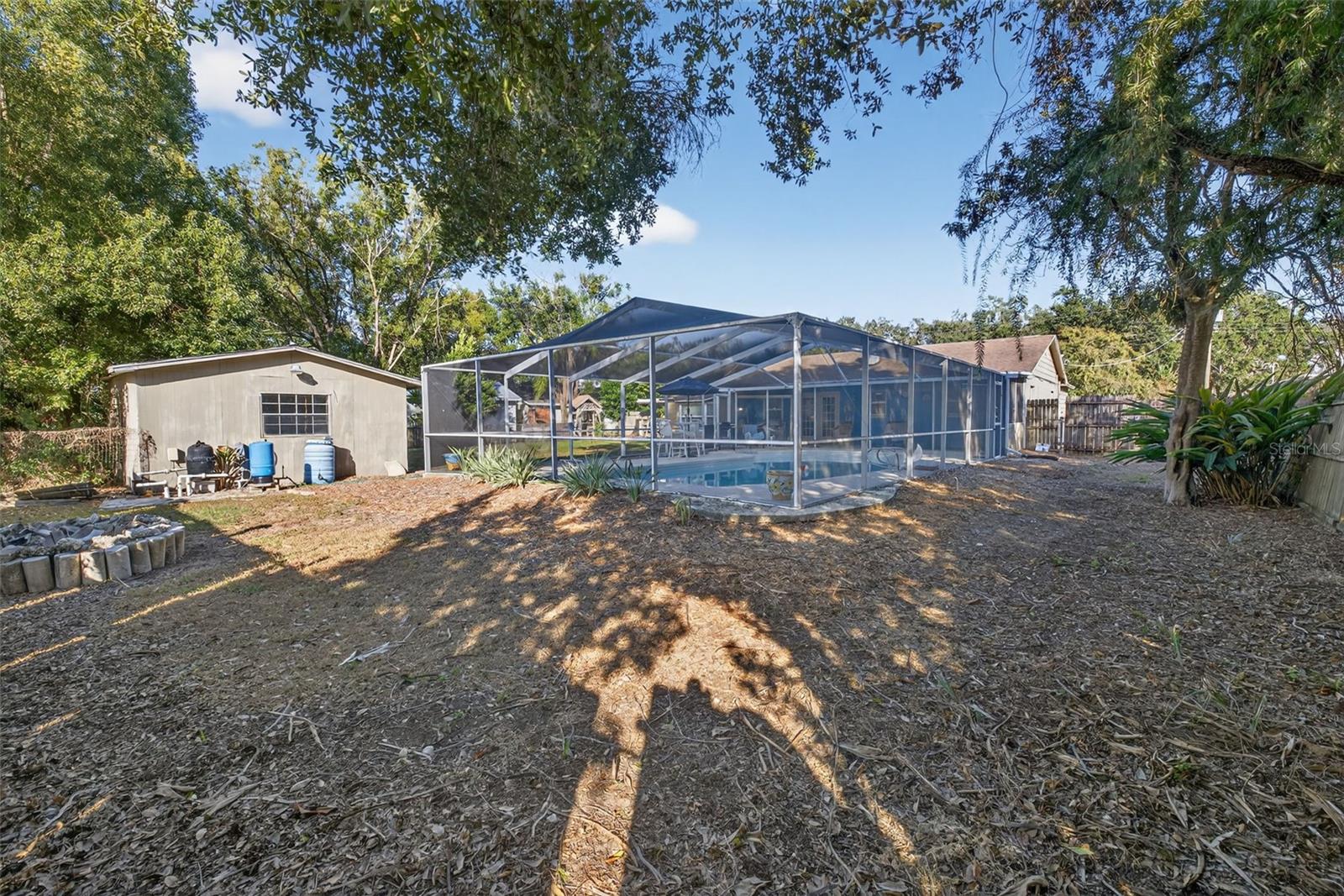 1004 MANDALAY DR — photo 32