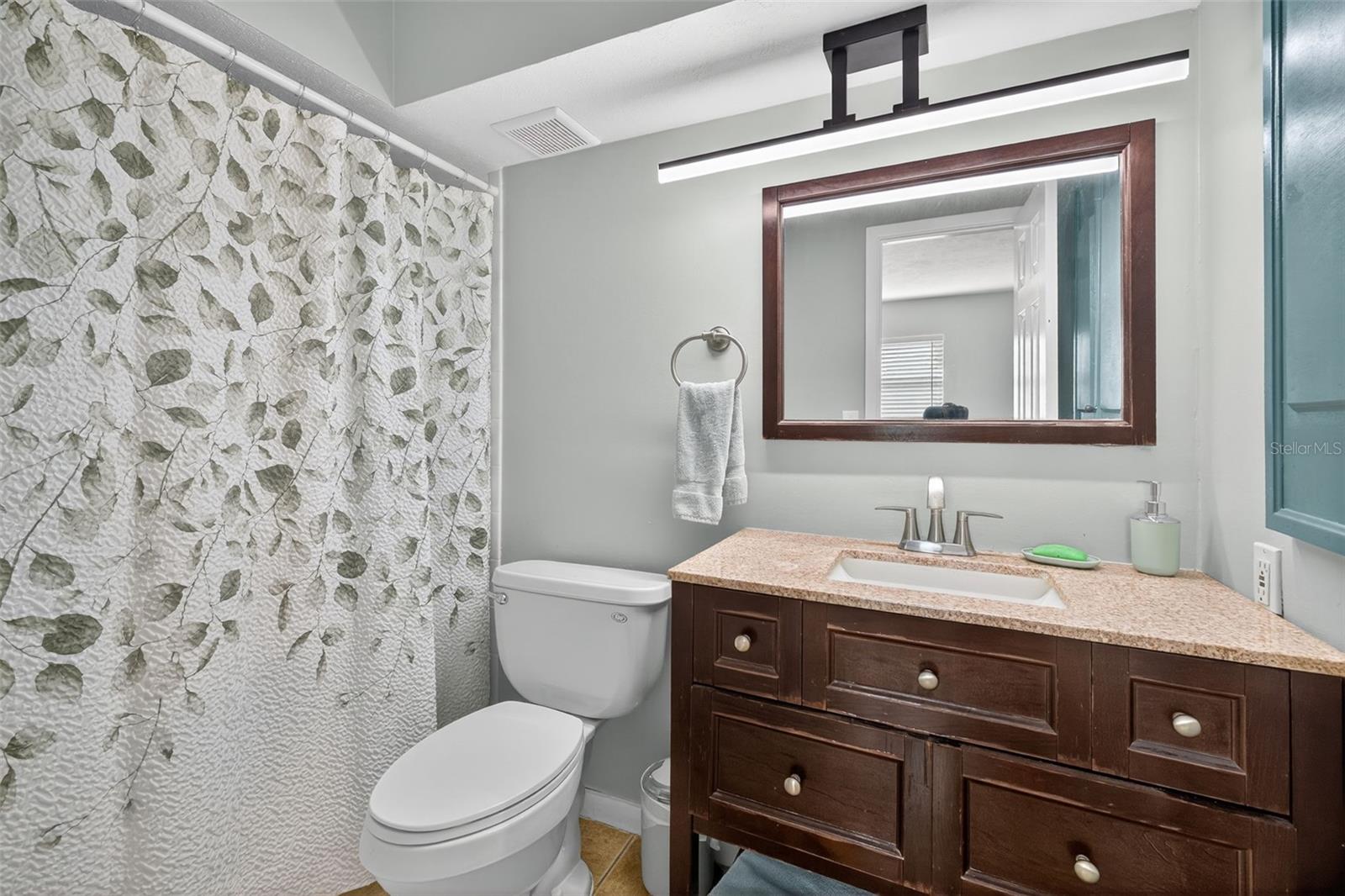 1004 MANDALAY DR — photo 26