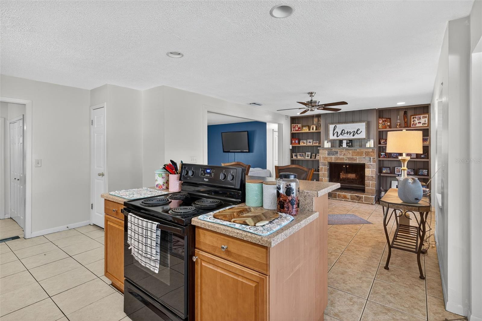 1004 MANDALAY DR — photo 19