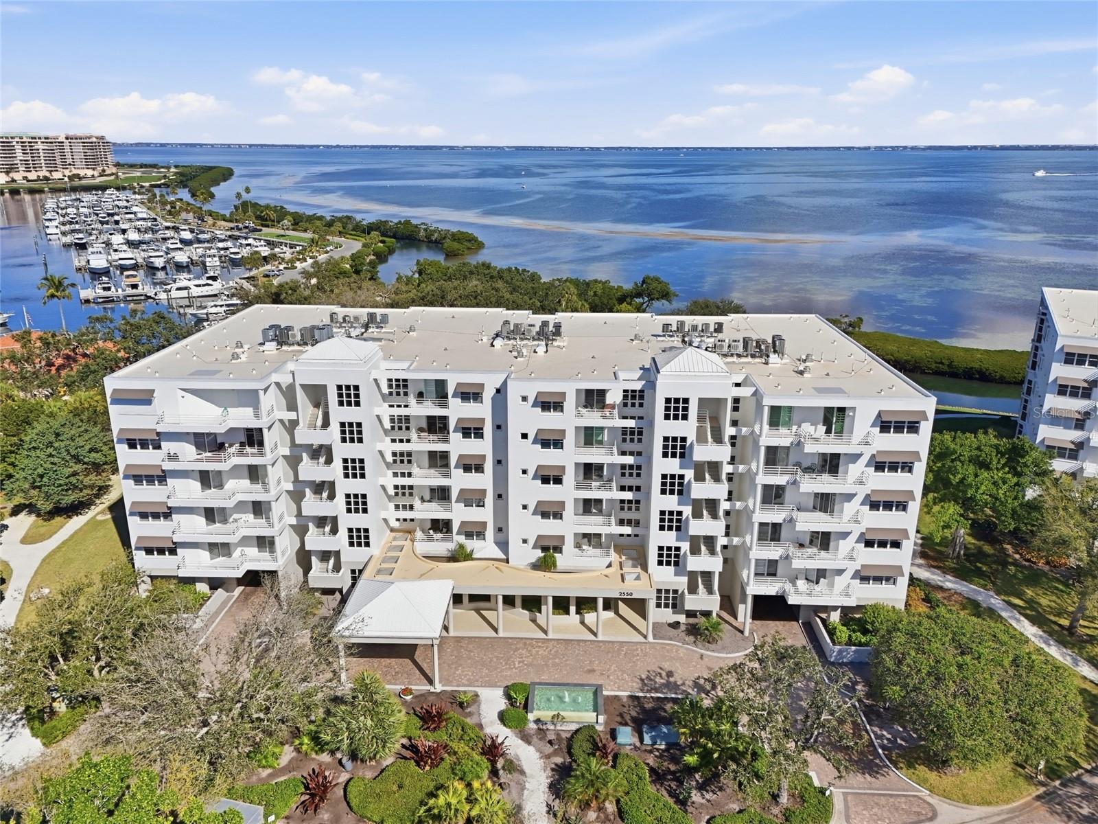 2550 HARBOURSIDE DR #333 — photo 2