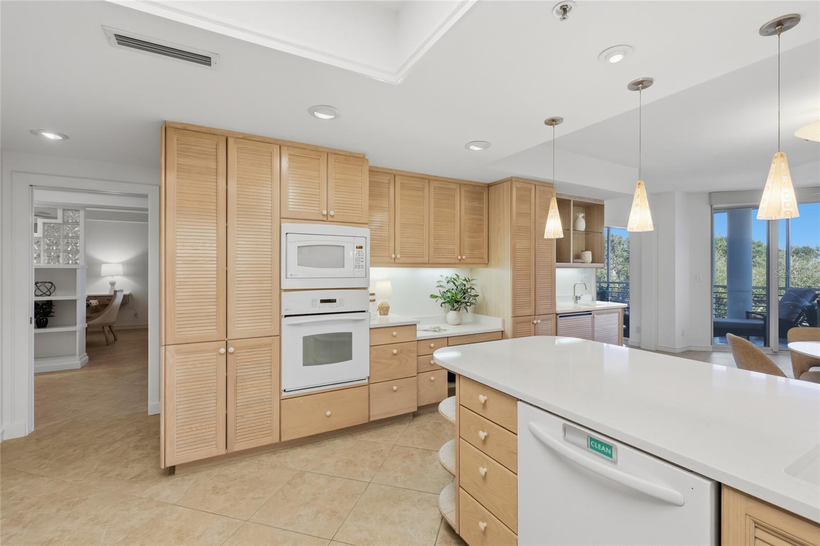 2550 HARBOURSIDE DR #333 — photo 16