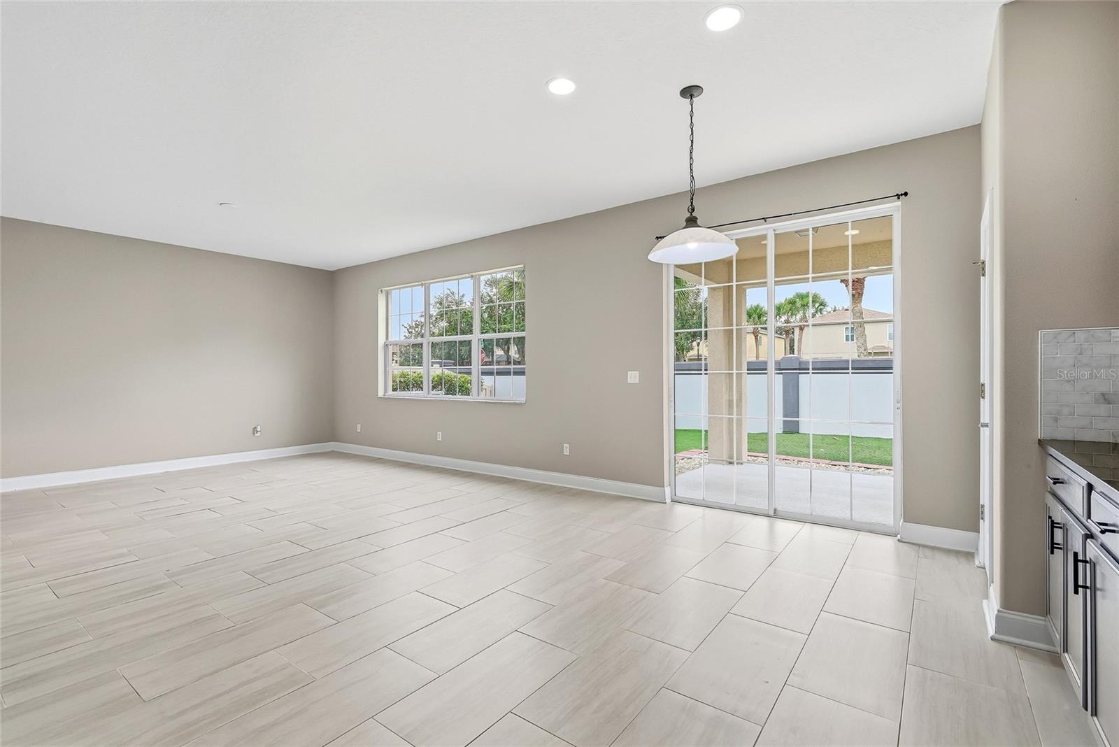9237 C WELLSTONE DR — photo 42