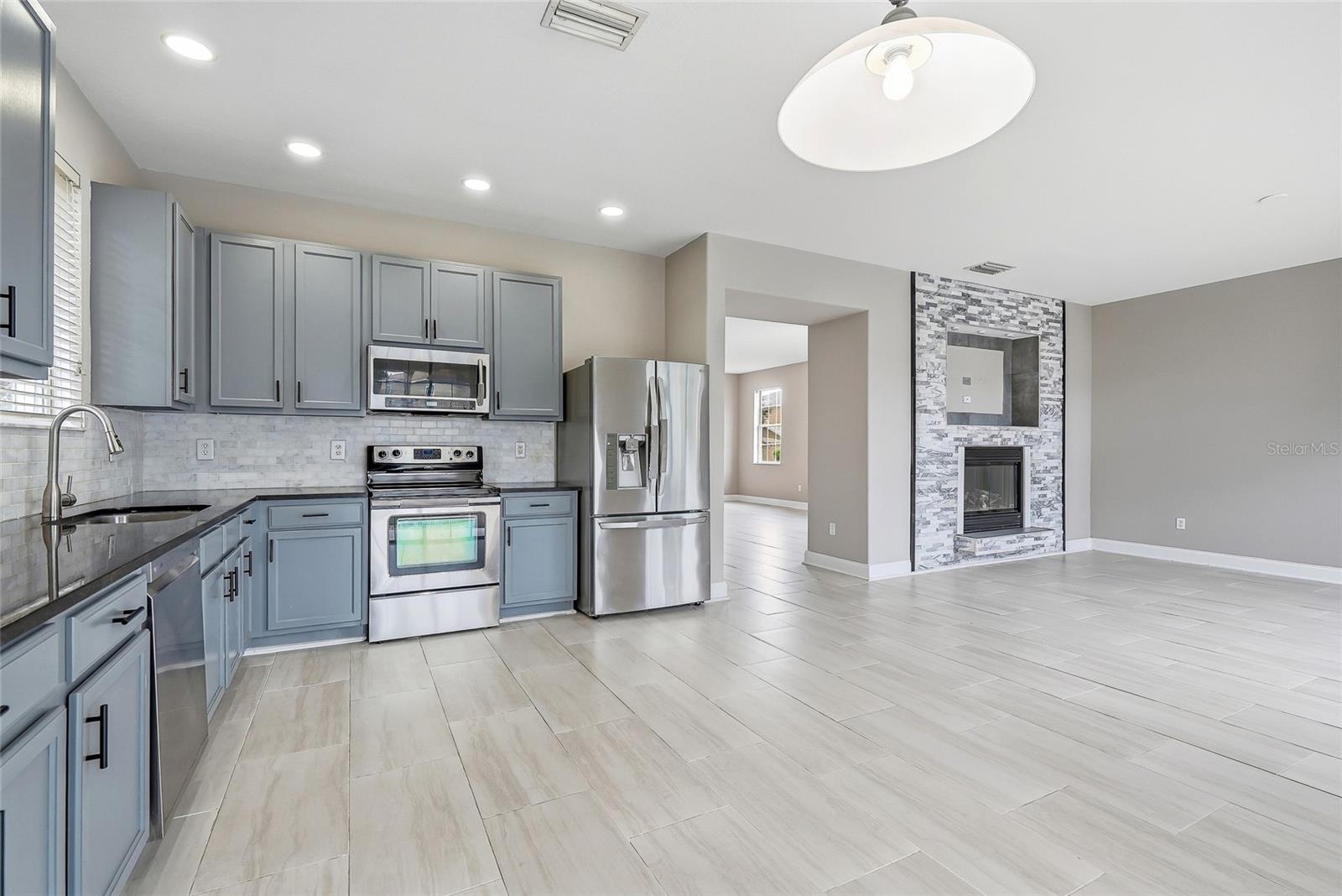 9237 C WELLSTONE DR — photo 14