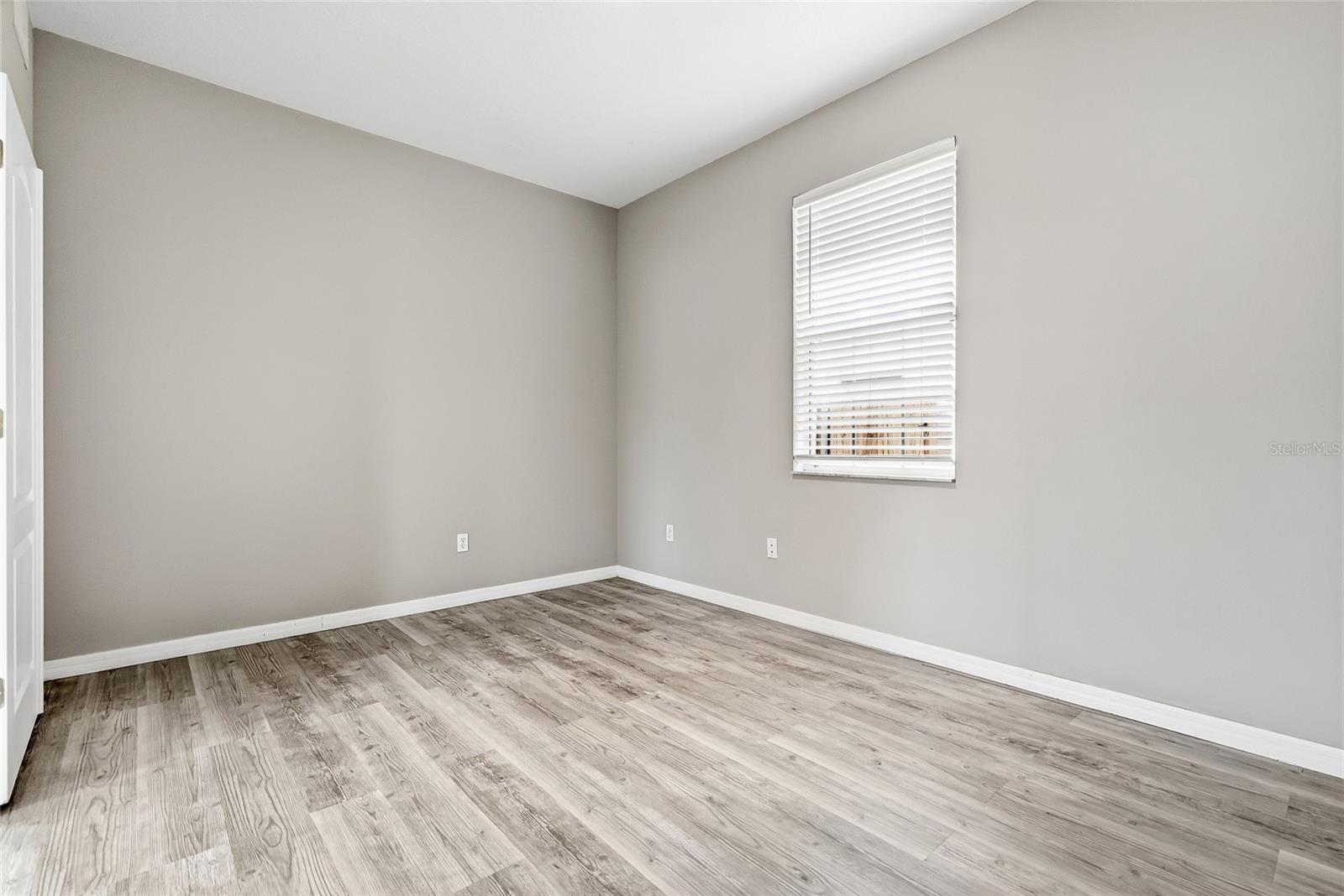 9237 C WELLSTONE DR — photo 18