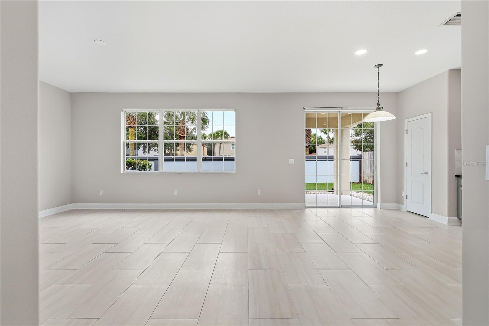 9237 C WELLSTONE DR — photo 37