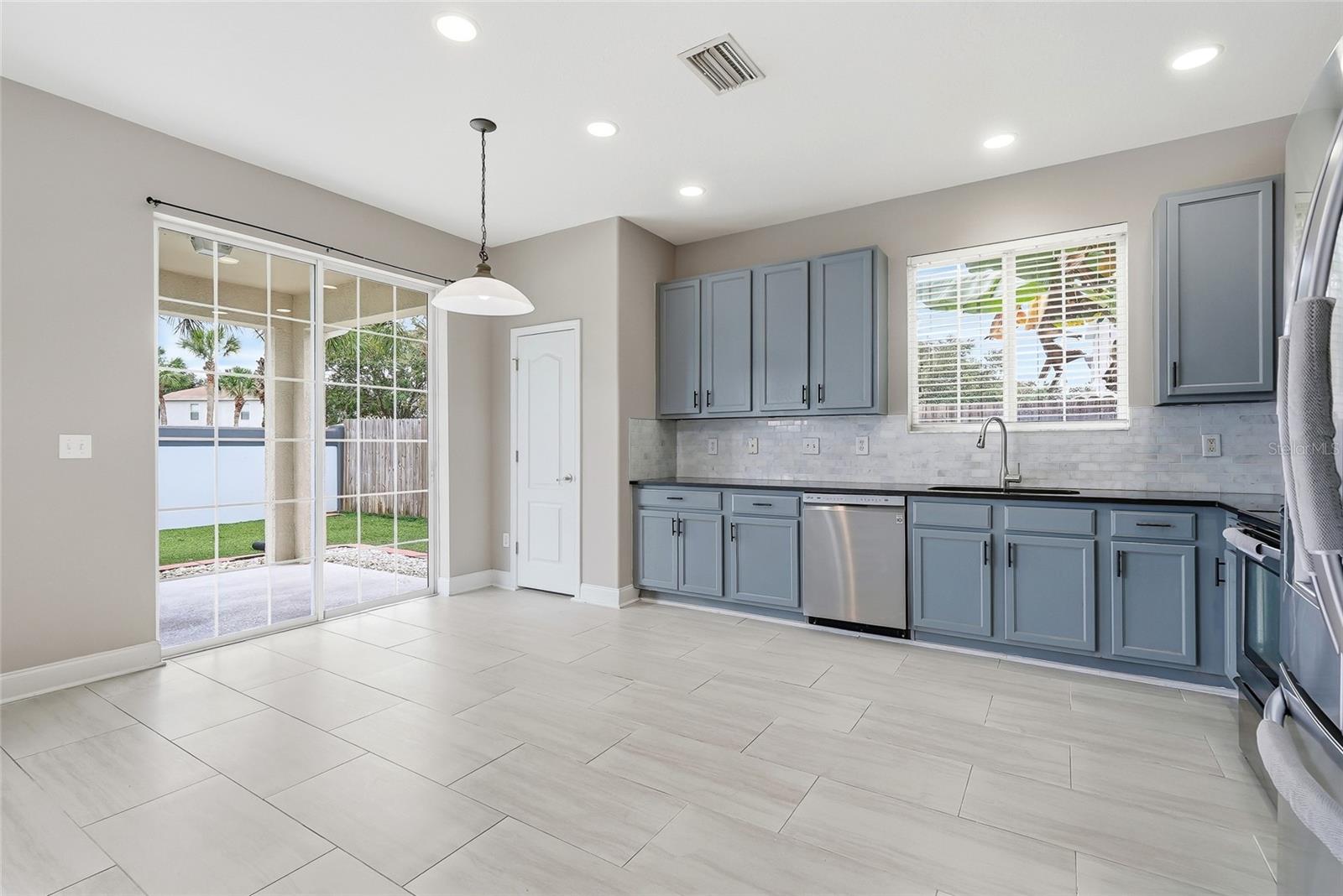 9237 C WELLSTONE DR — photo 26