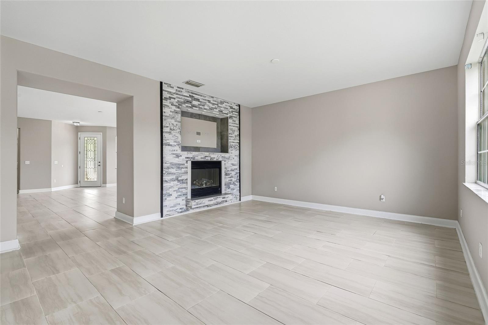 9237 C WELLSTONE DR — photo 25