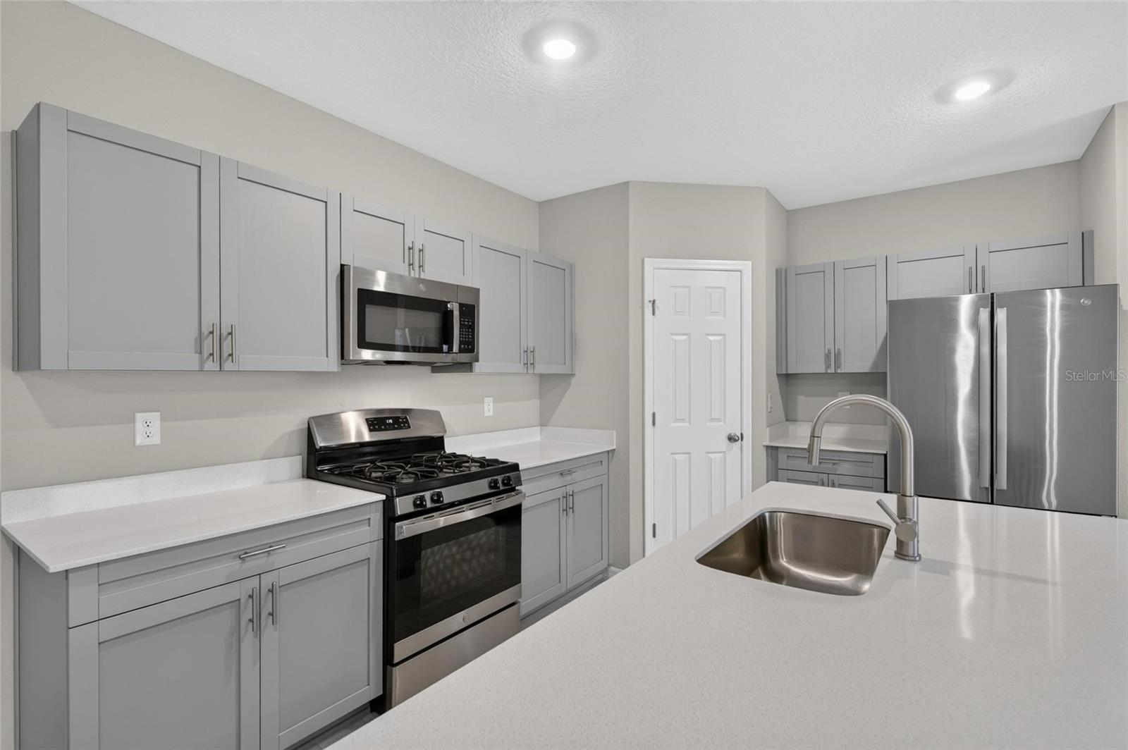 14468 MEADOW BIRD AVE — photo 18