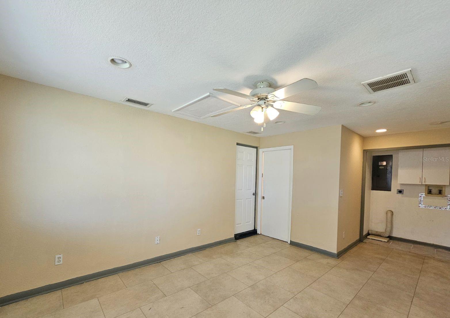 4122 KIBLER LN — photo 15