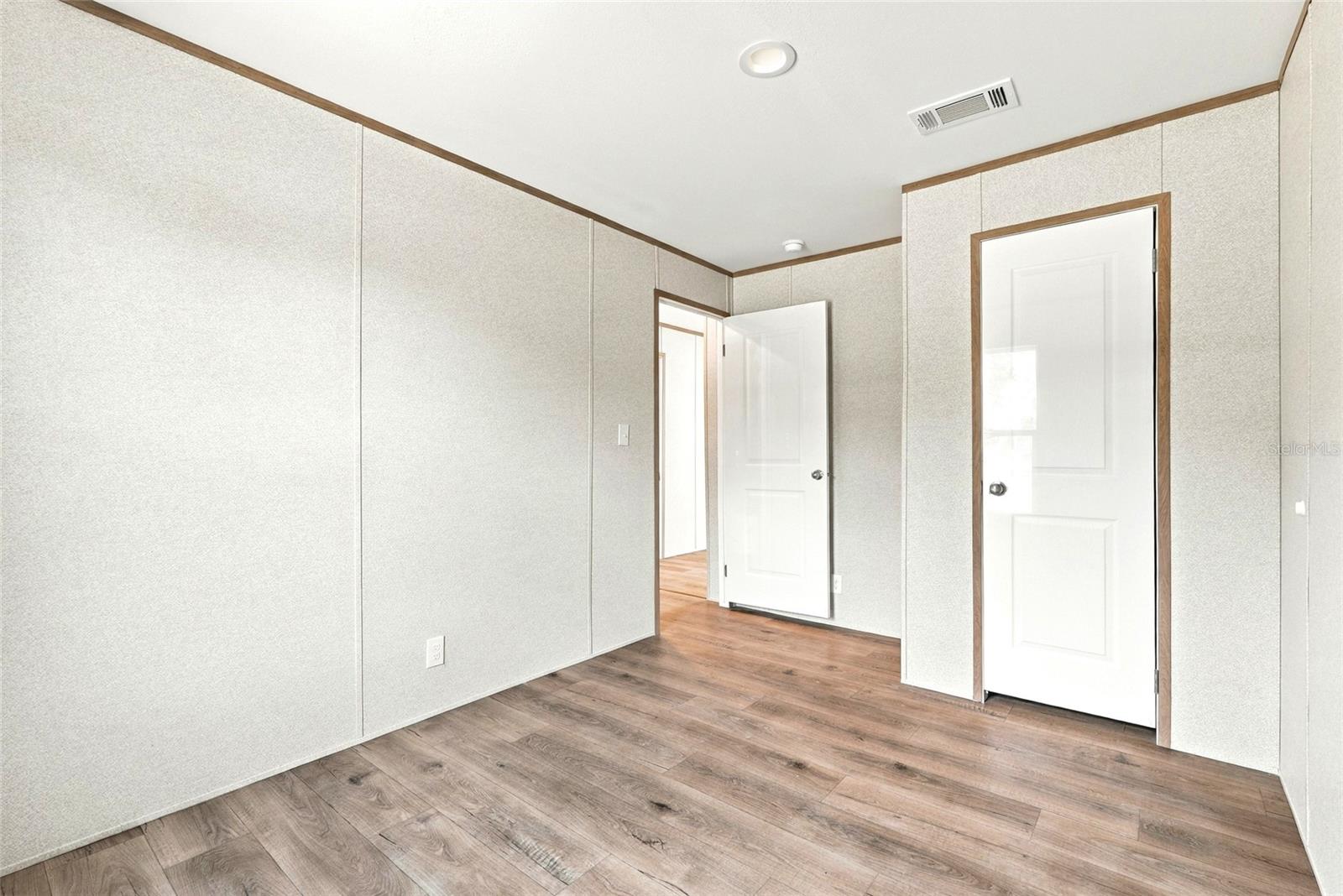 4235 LINDA DRIVE DR — photo 33