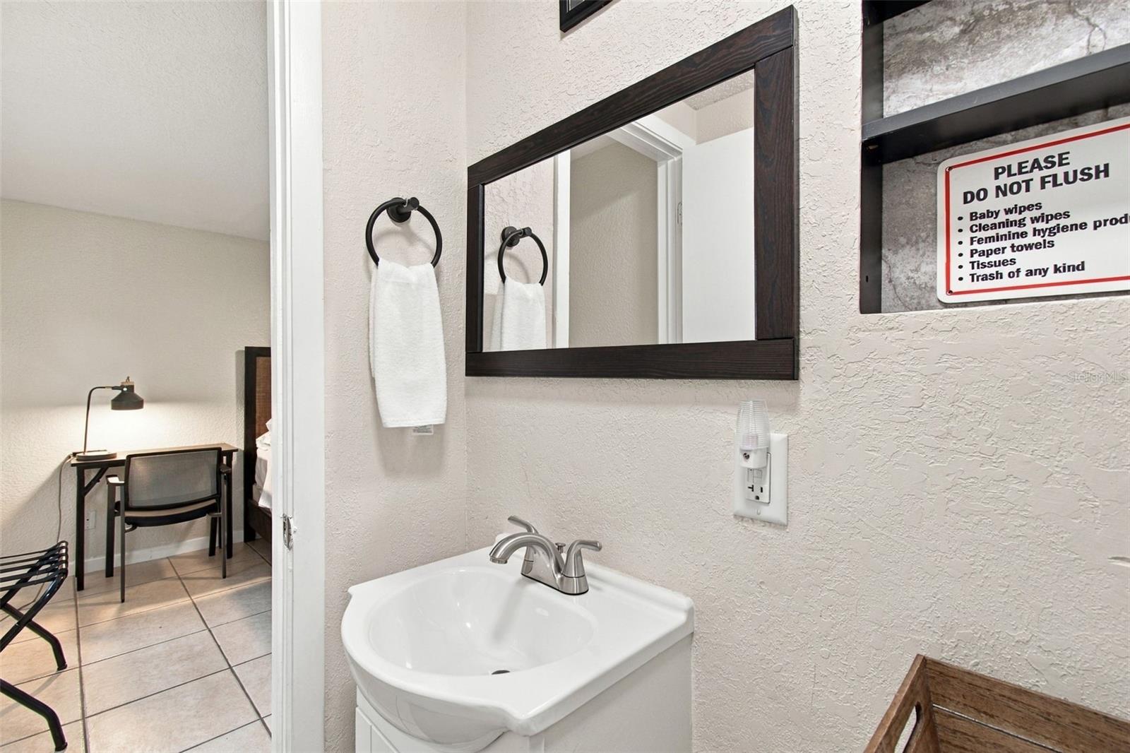 7607 WOODLAND OAKS CT — photo 26