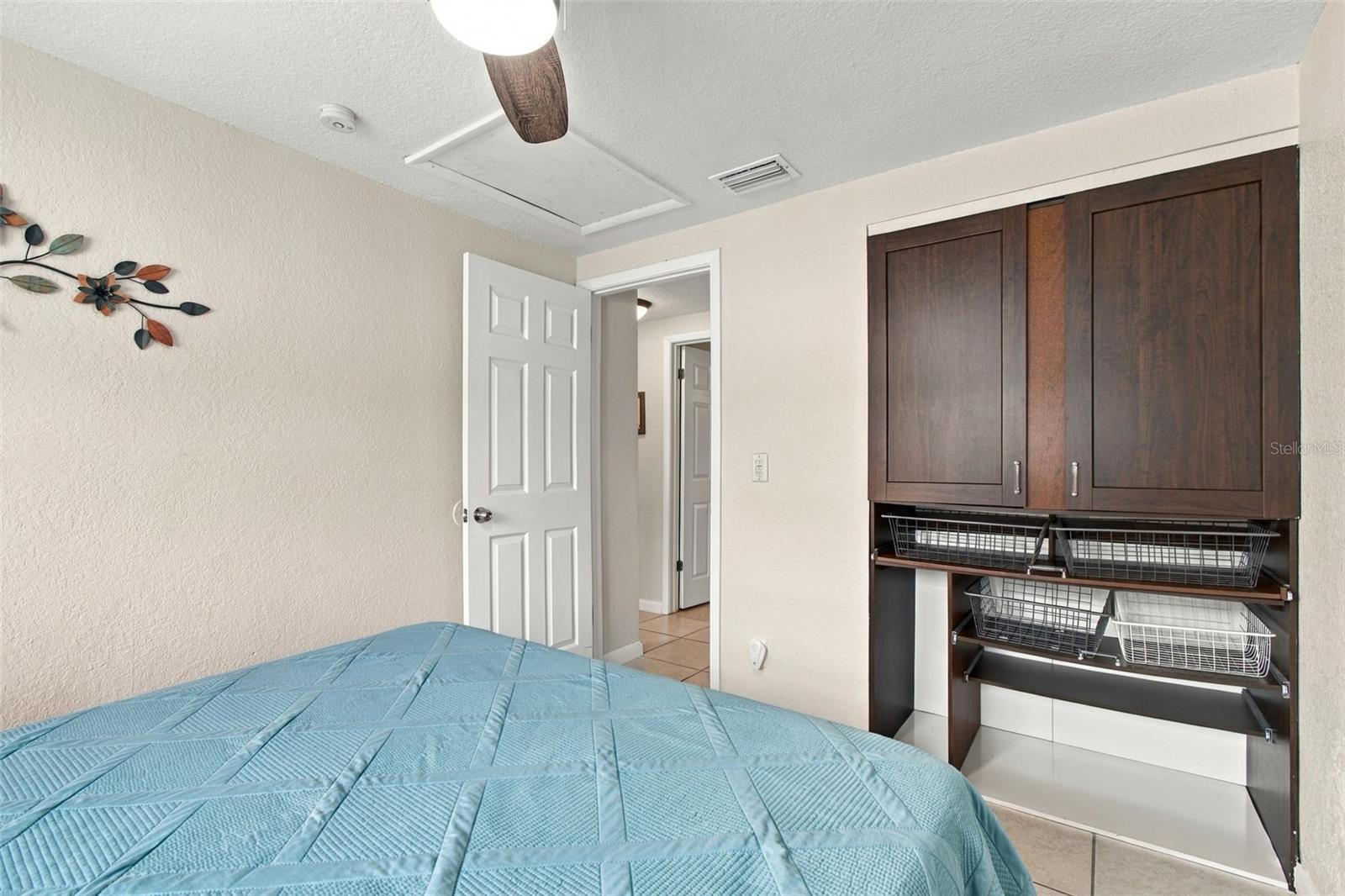 7607 WOODLAND OAKS CT — photo 24