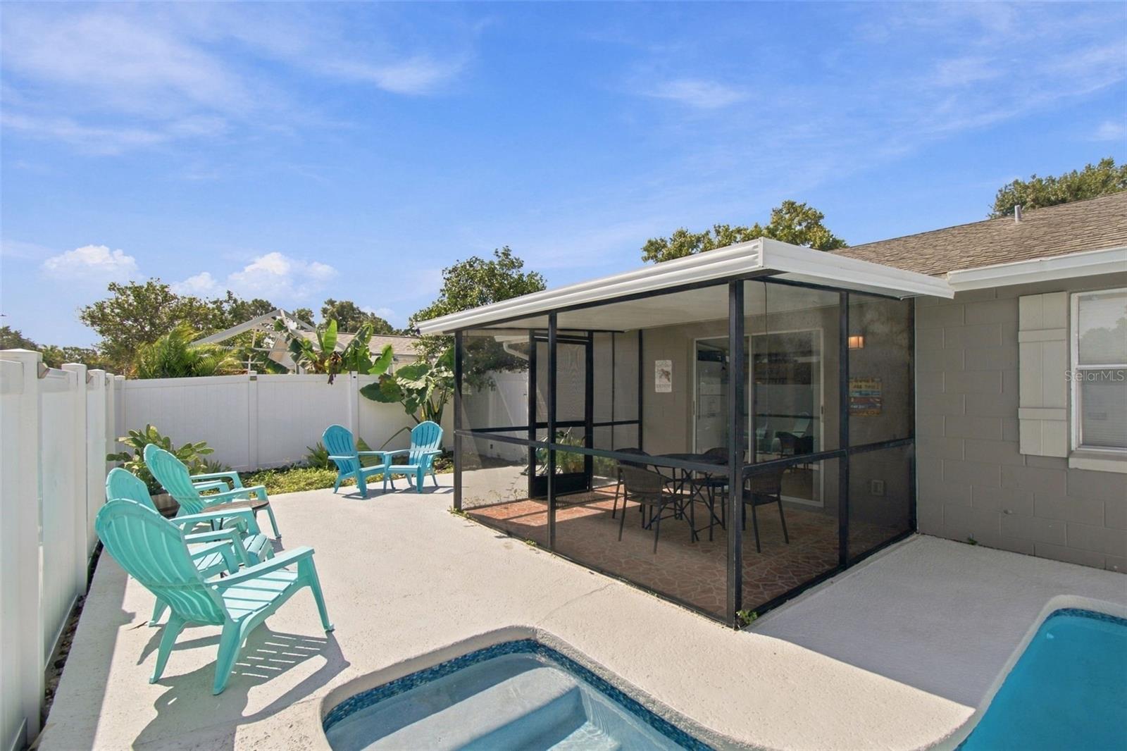 7607 WOODLAND OAKS CT — photo 34