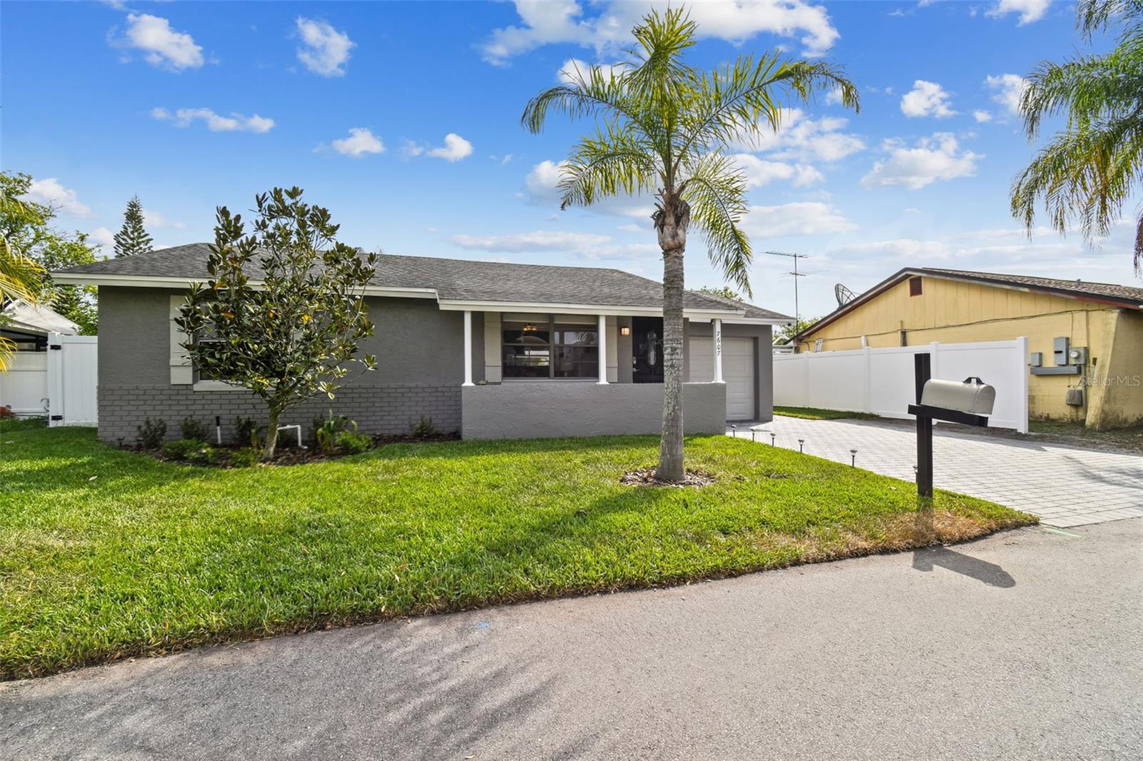 7607 WOODLAND OAKS CT — photo 50