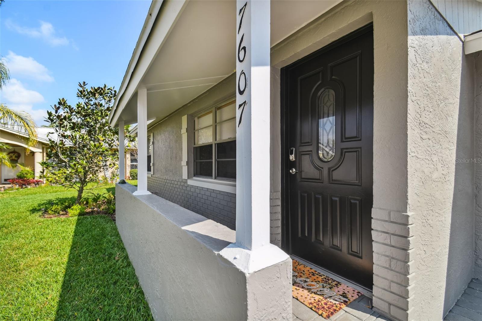 7607 WOODLAND OAKS CT — photo 4