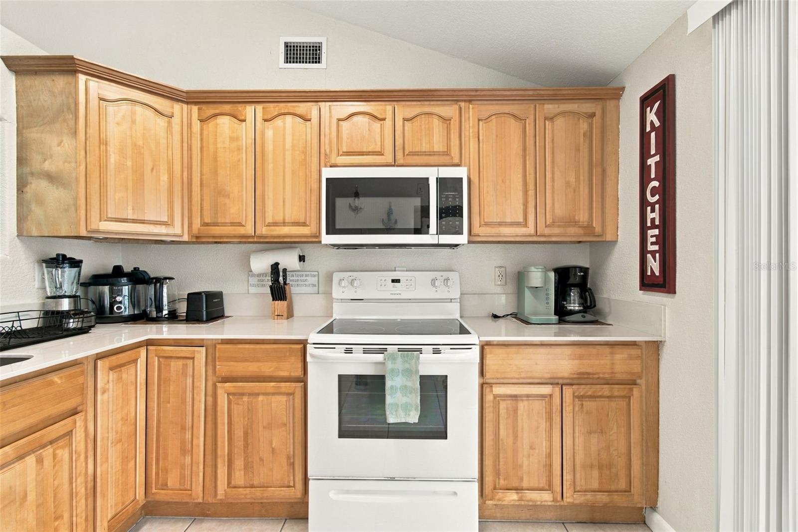 7607 WOODLAND OAKS CT — photo 18
