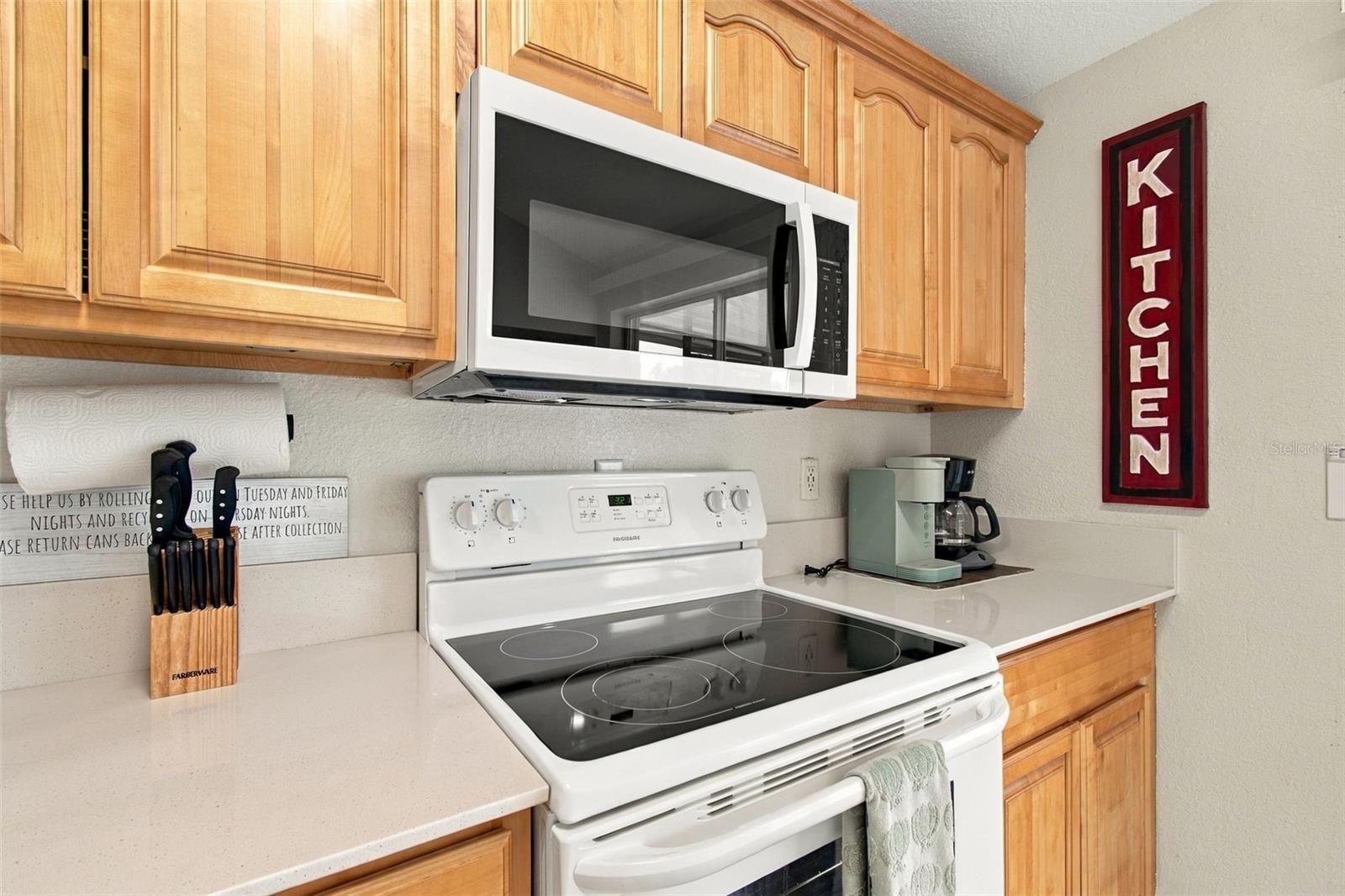 7607 WOODLAND OAKS CT — photo 17