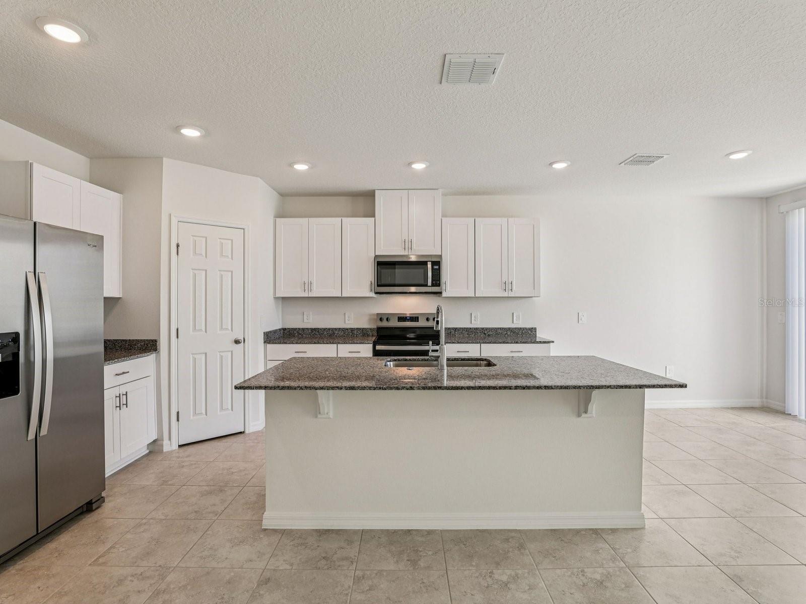12550 HOURGLASS WAY — photo 5