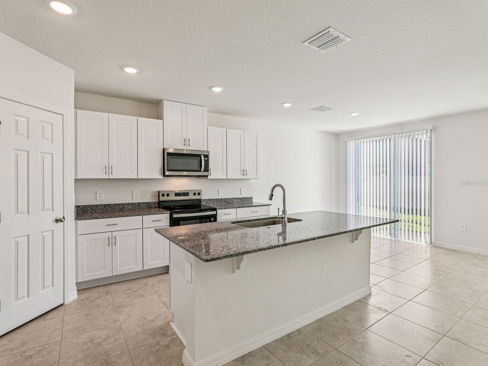 12550 HOURGLASS WAY — photo 4