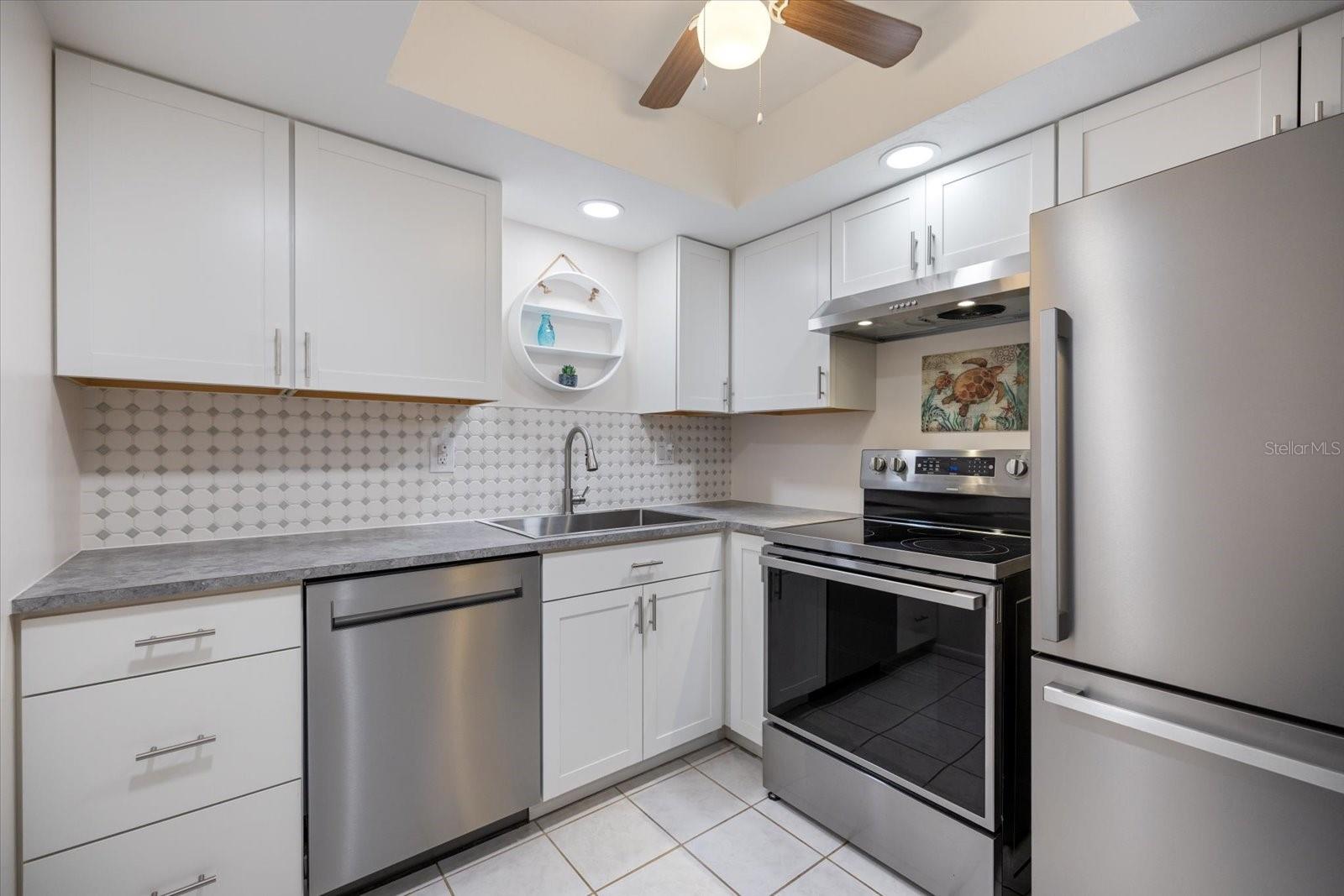 612 BIRD BAY DR S #118 — photo 6