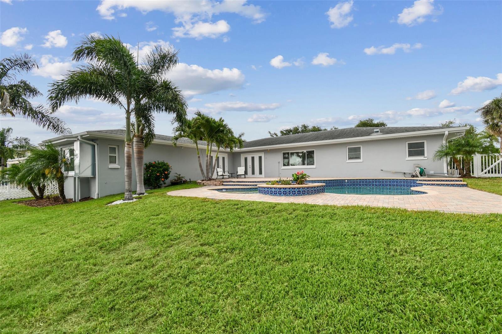 3938 VERSAILLES DR — photo 53