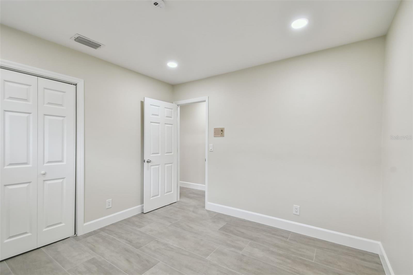 3938 VERSAILLES DR — photo 39