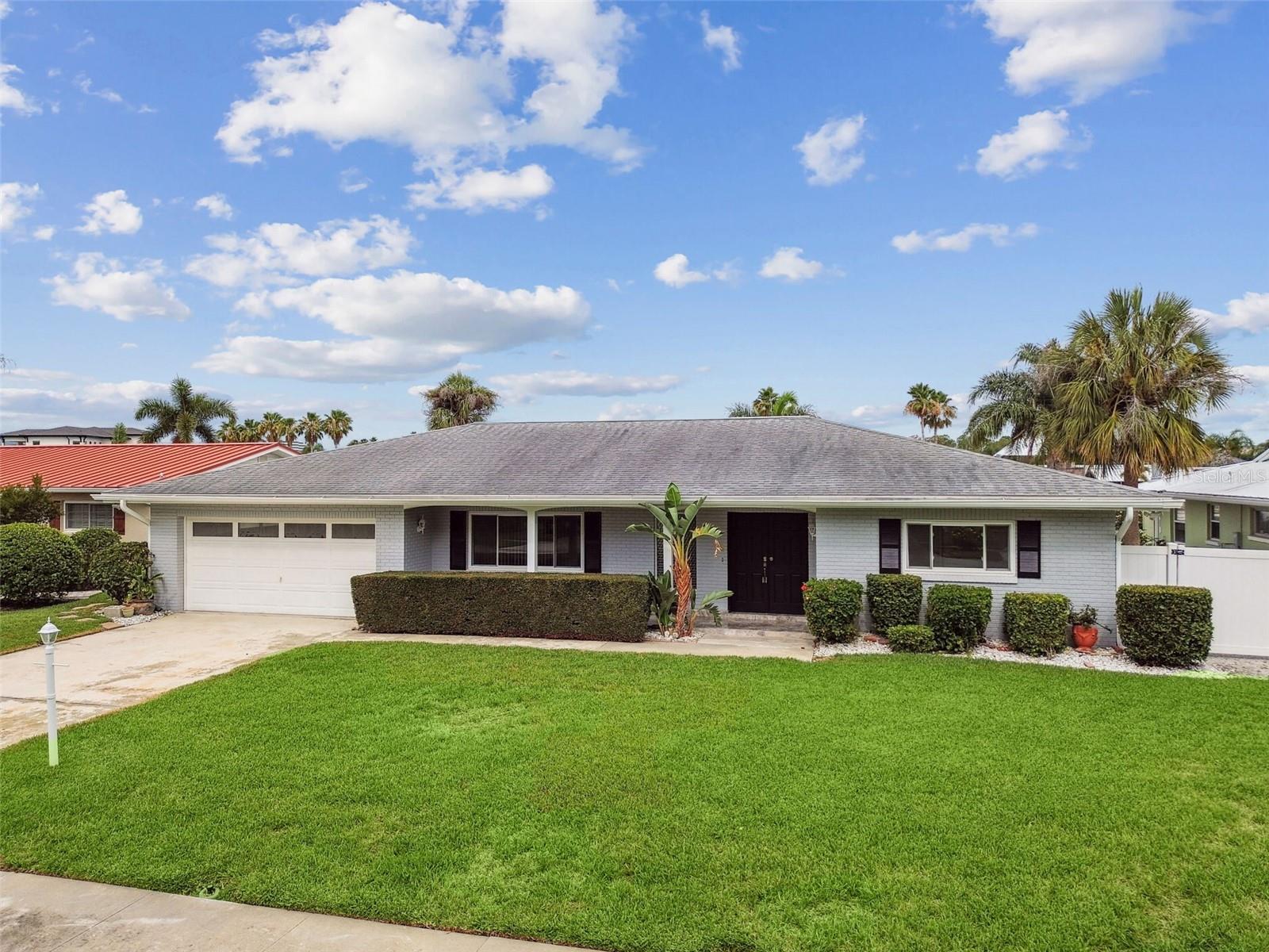 3938 VERSAILLES DR — photo 58