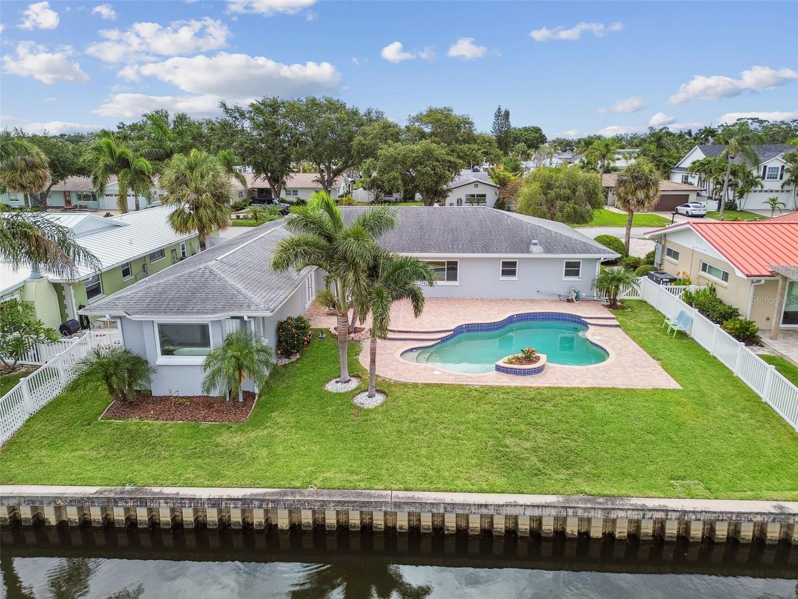 3938 VERSAILLES DR — photo 63