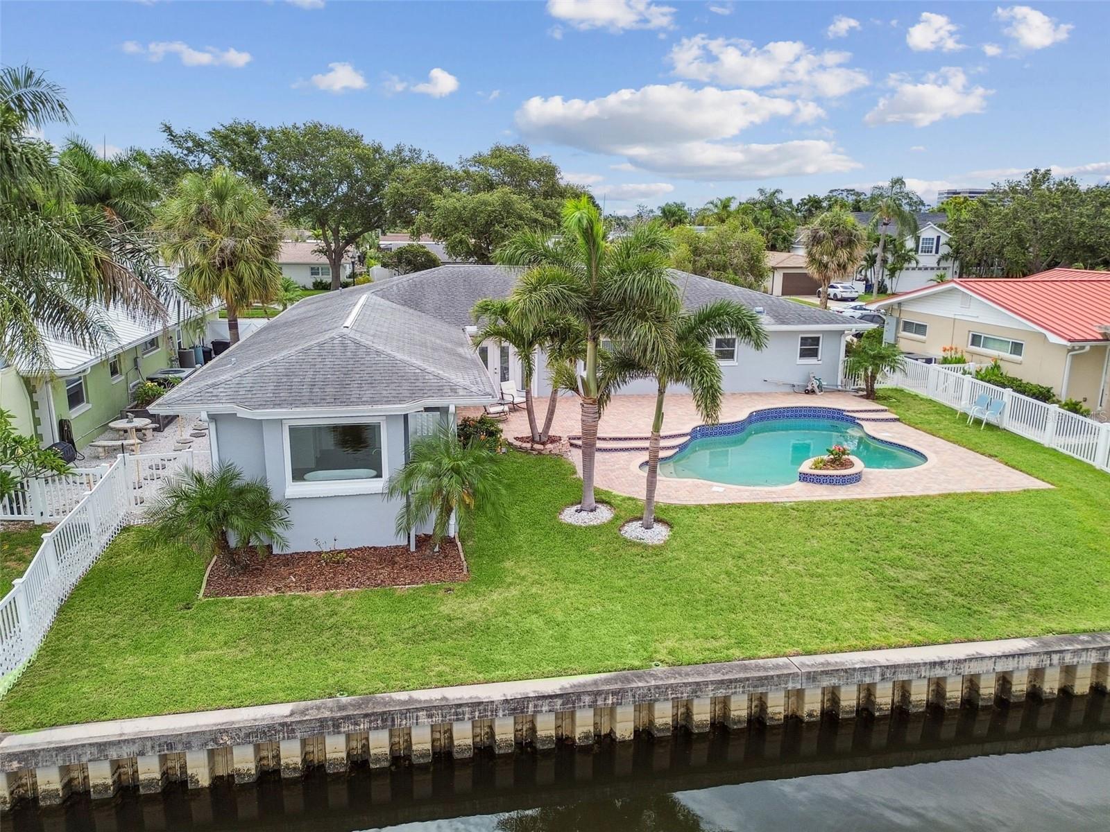 3938 VERSAILLES DR — photo 64