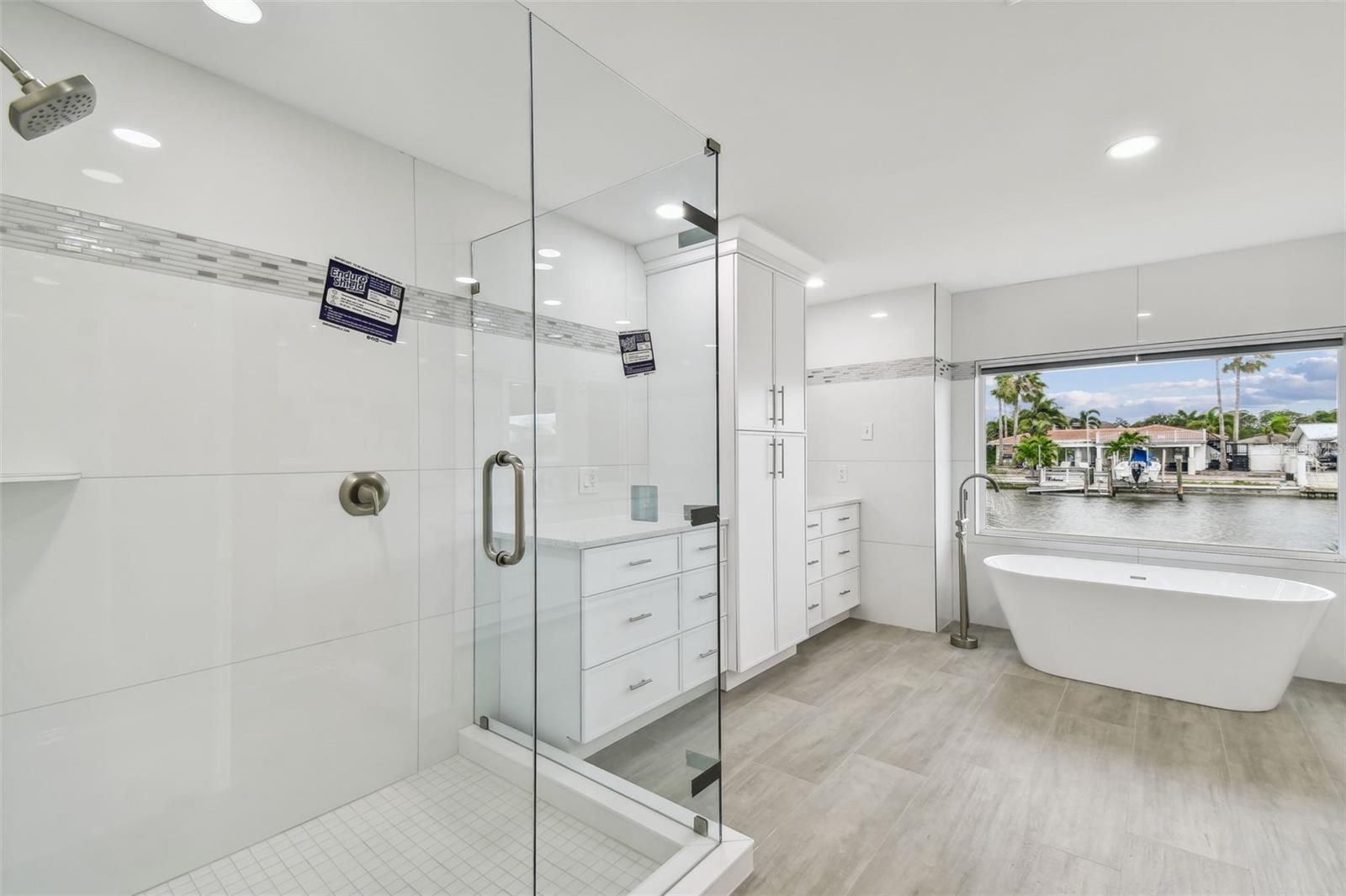 3938 VERSAILLES DR — photo 33