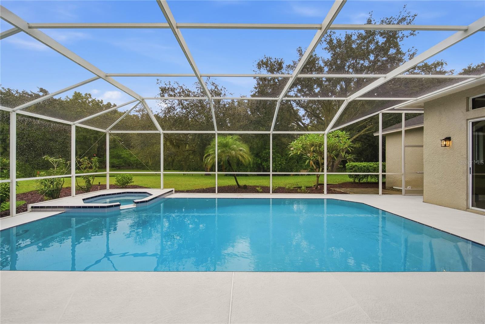 4034 EXECUTIVE DR — photo 41