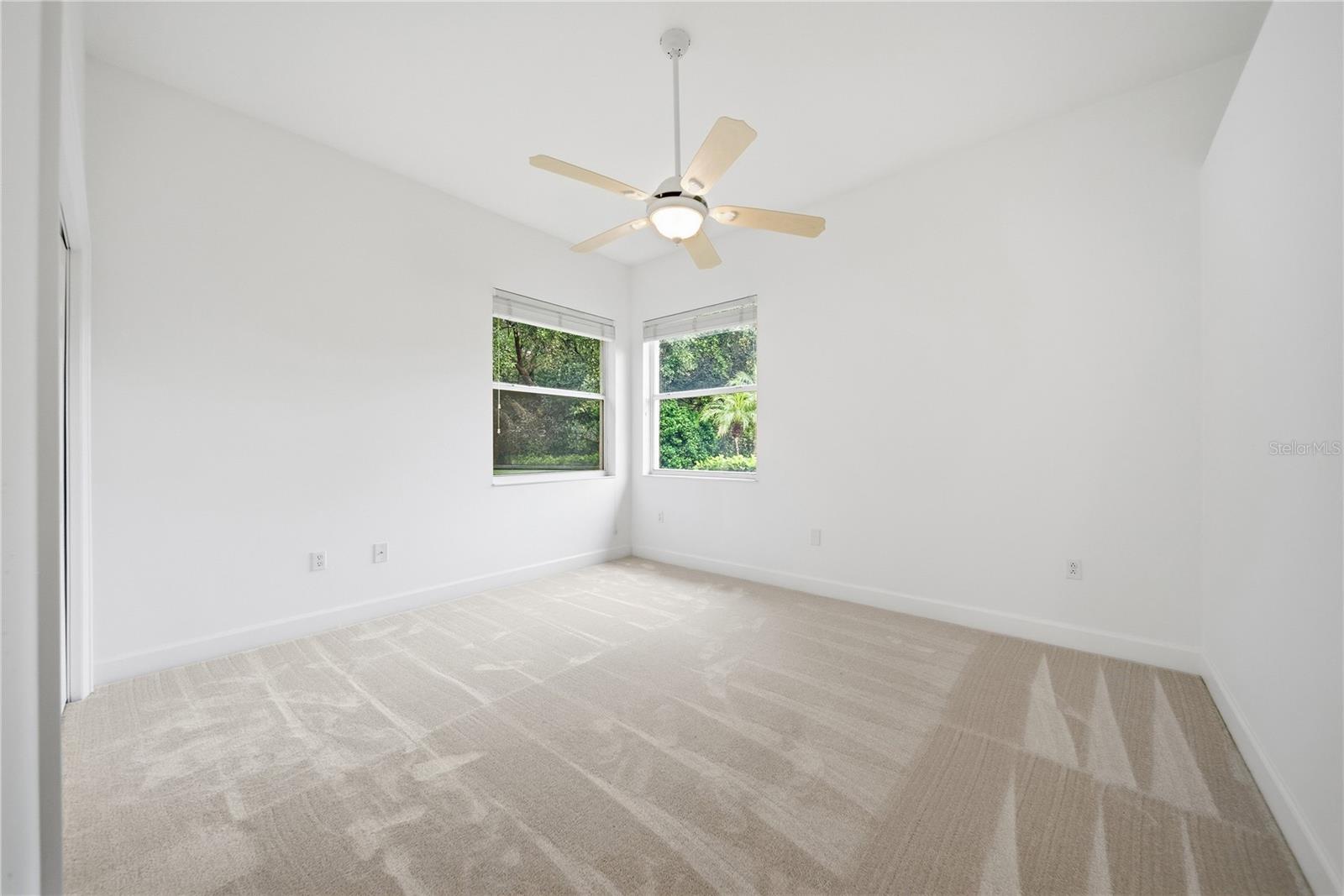 4034 EXECUTIVE DR — photo 32