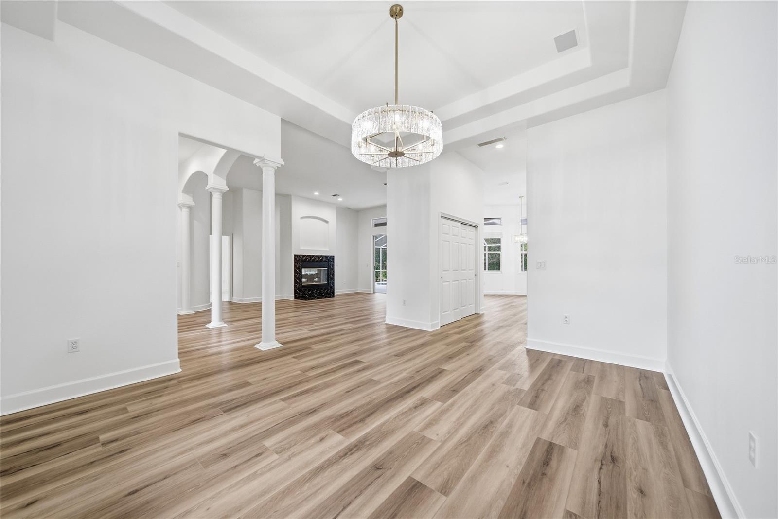 4034 EXECUTIVE DR — photo 9