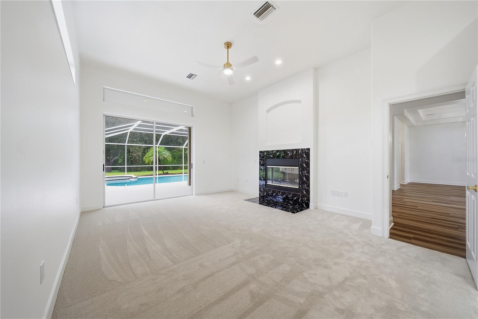 4034 EXECUTIVE DR — photo 13
