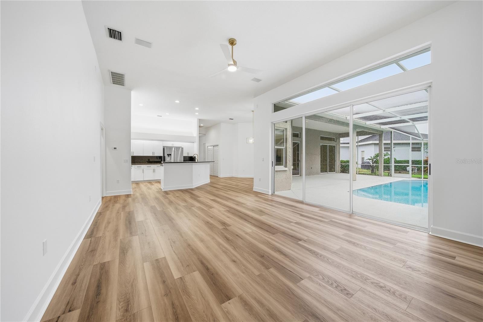4034 EXECUTIVE DR — photo 23