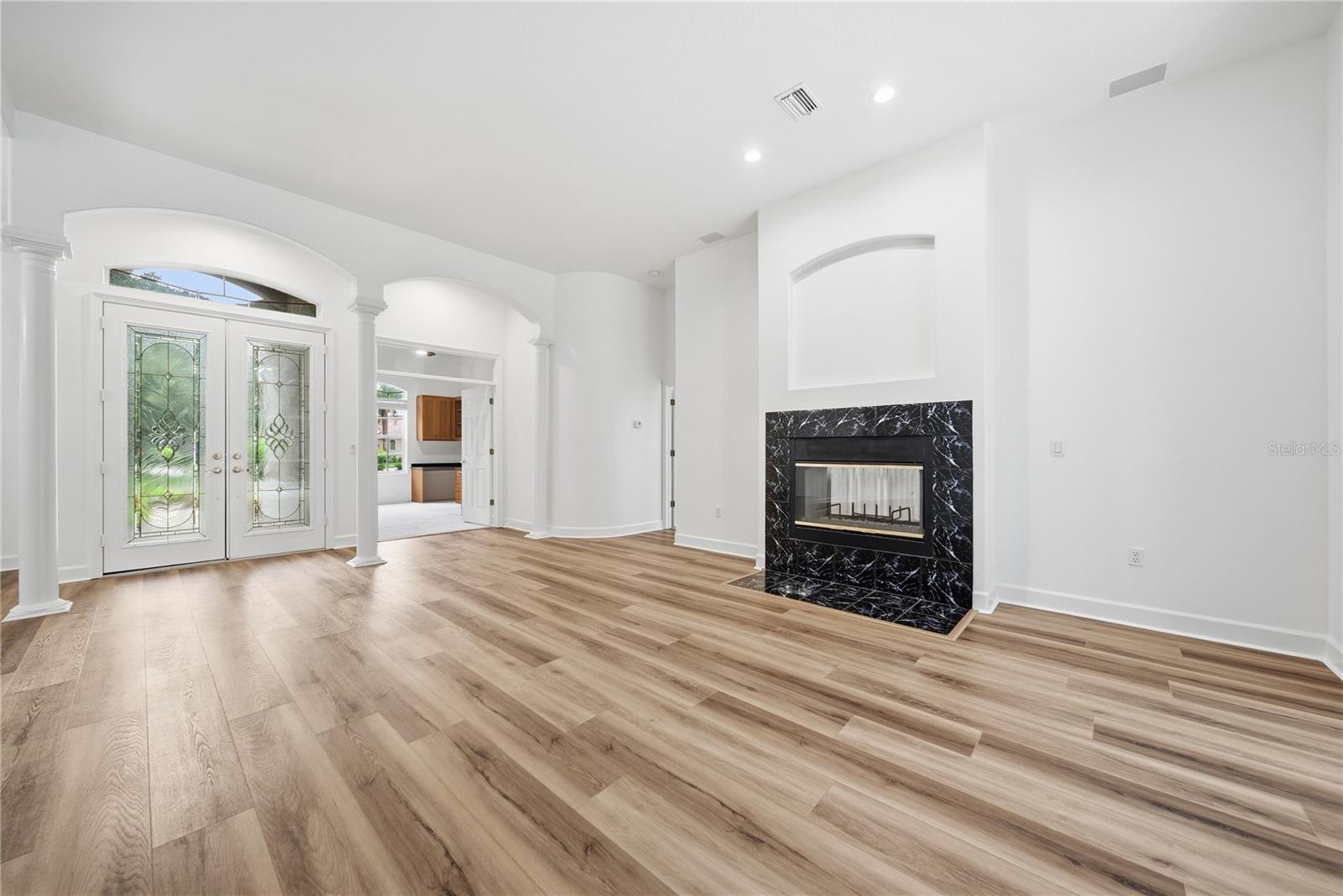 4034 EXECUTIVE DR — photo 7