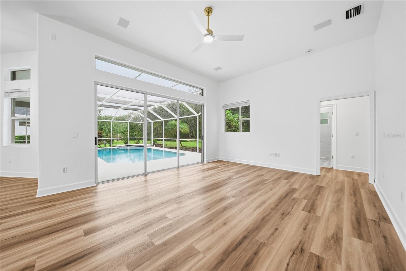 4034 EXECUTIVE DR — photo 24