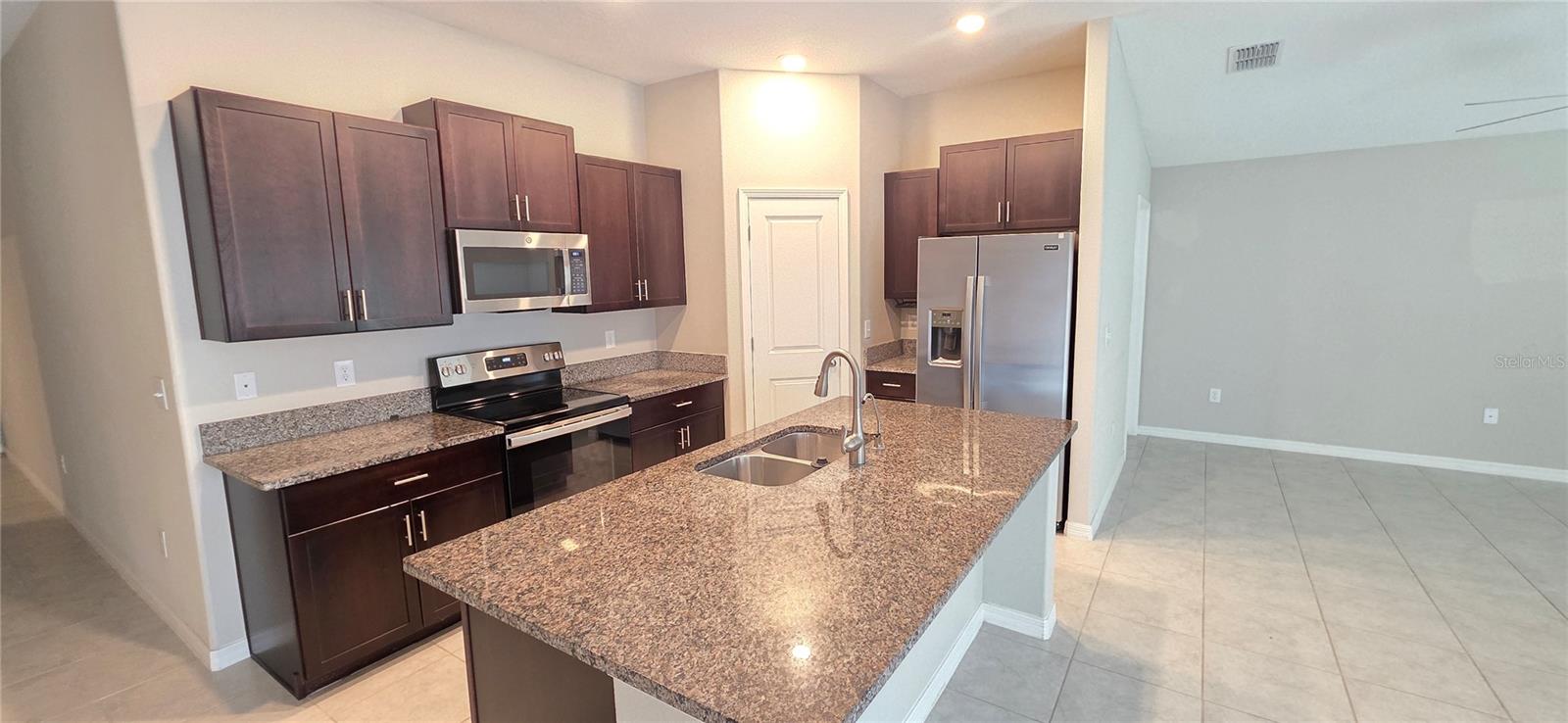 16638 DELIA STREET — photo 4