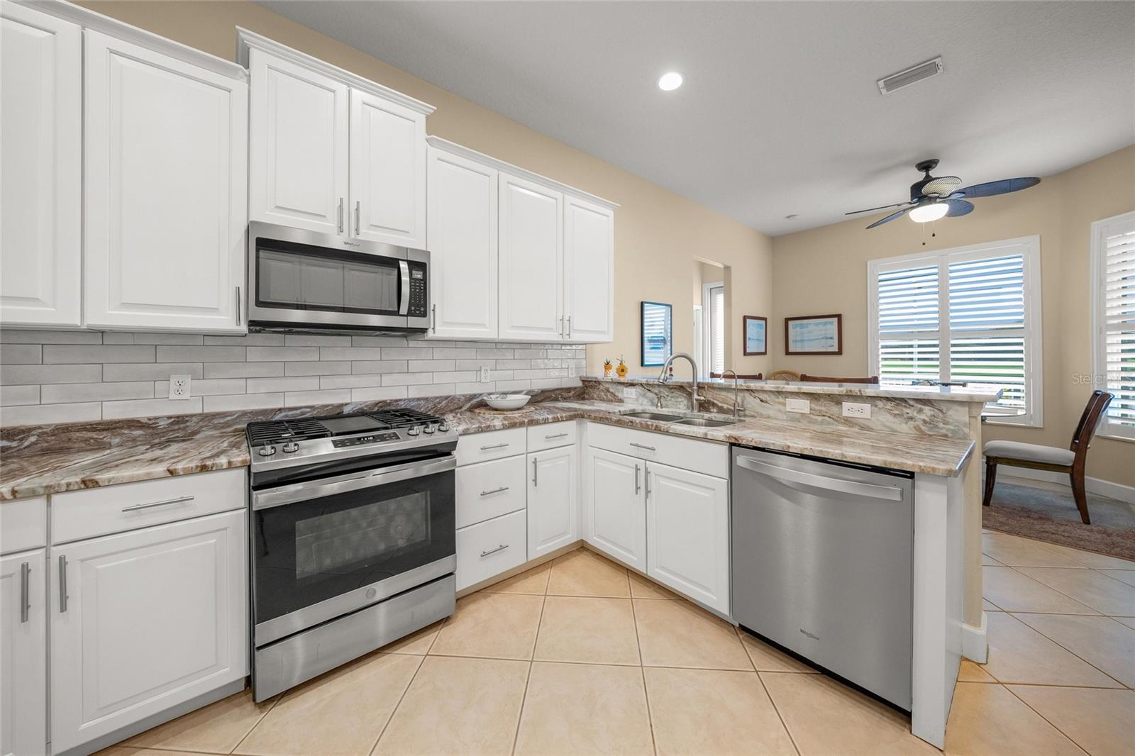 2889 GRAZELAND DR — photo 15