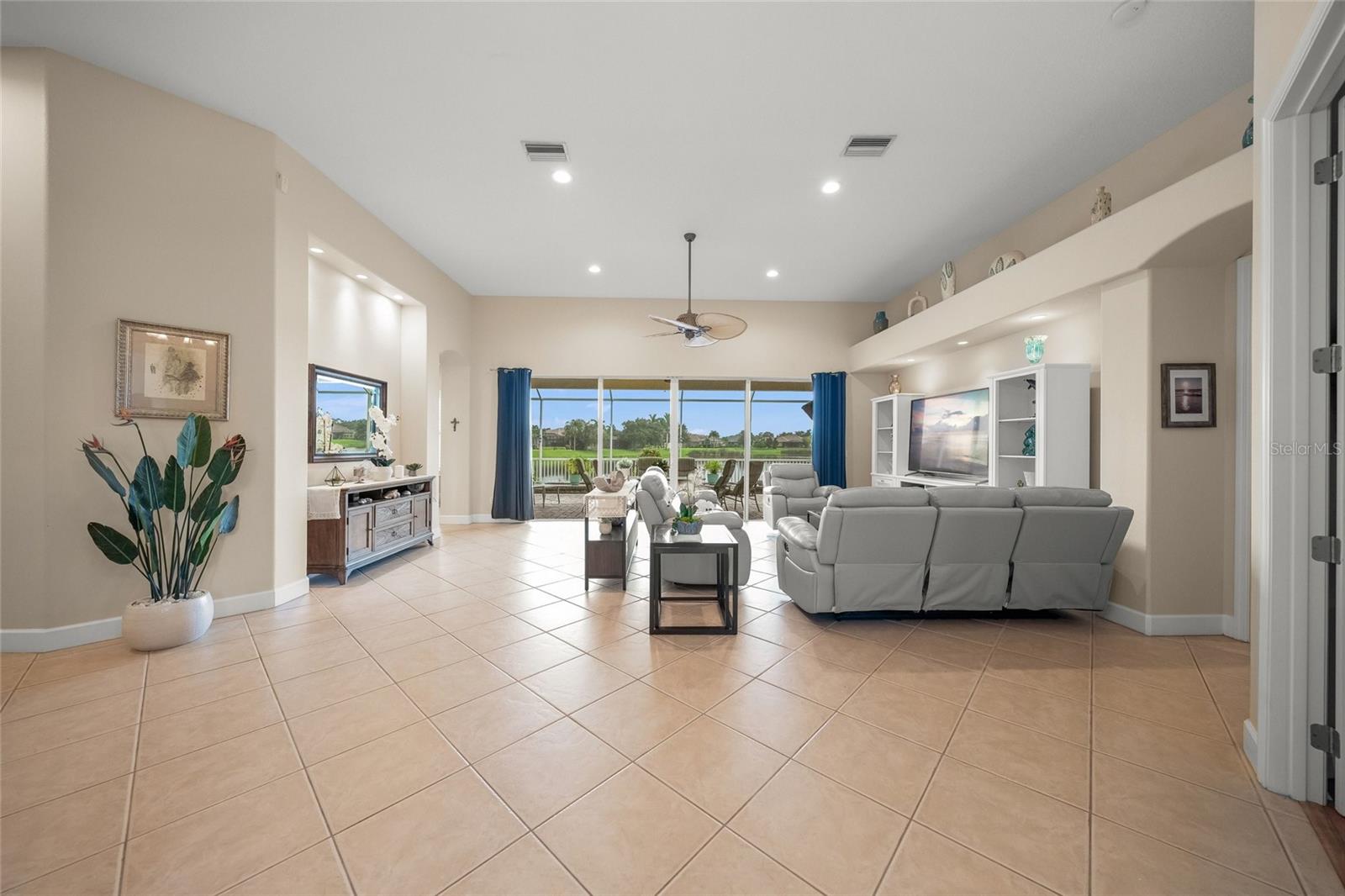 2889 GRAZELAND DR — photo 18