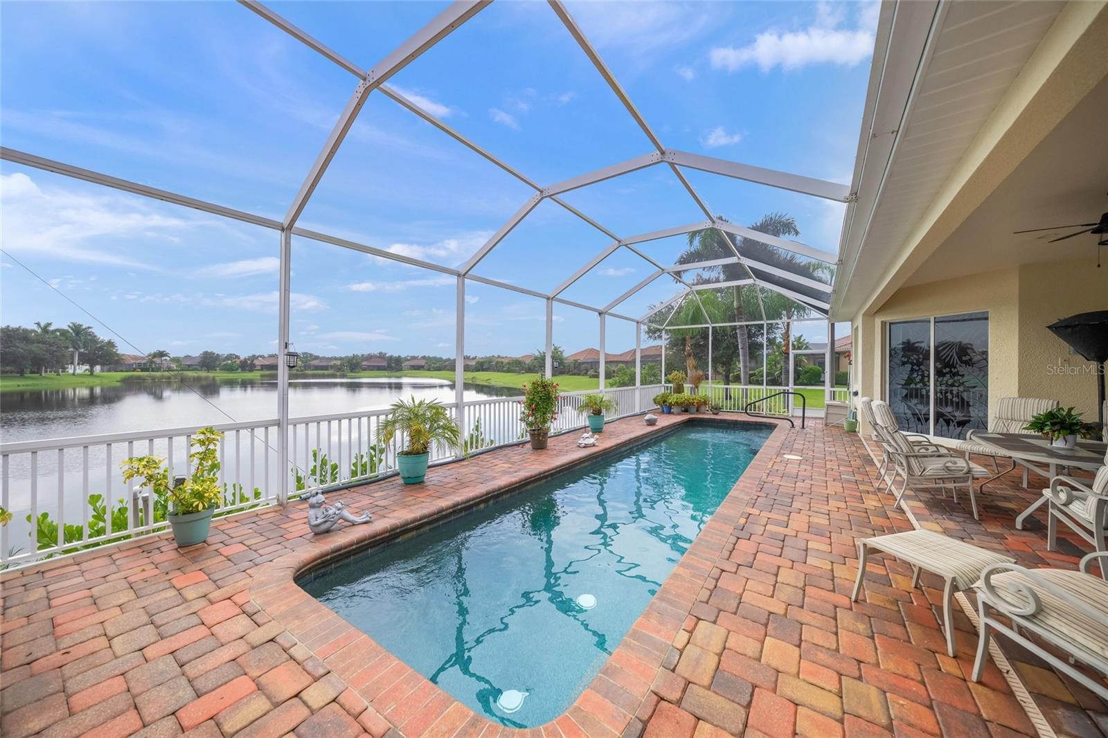 2889 GRAZELAND DR — photo 40