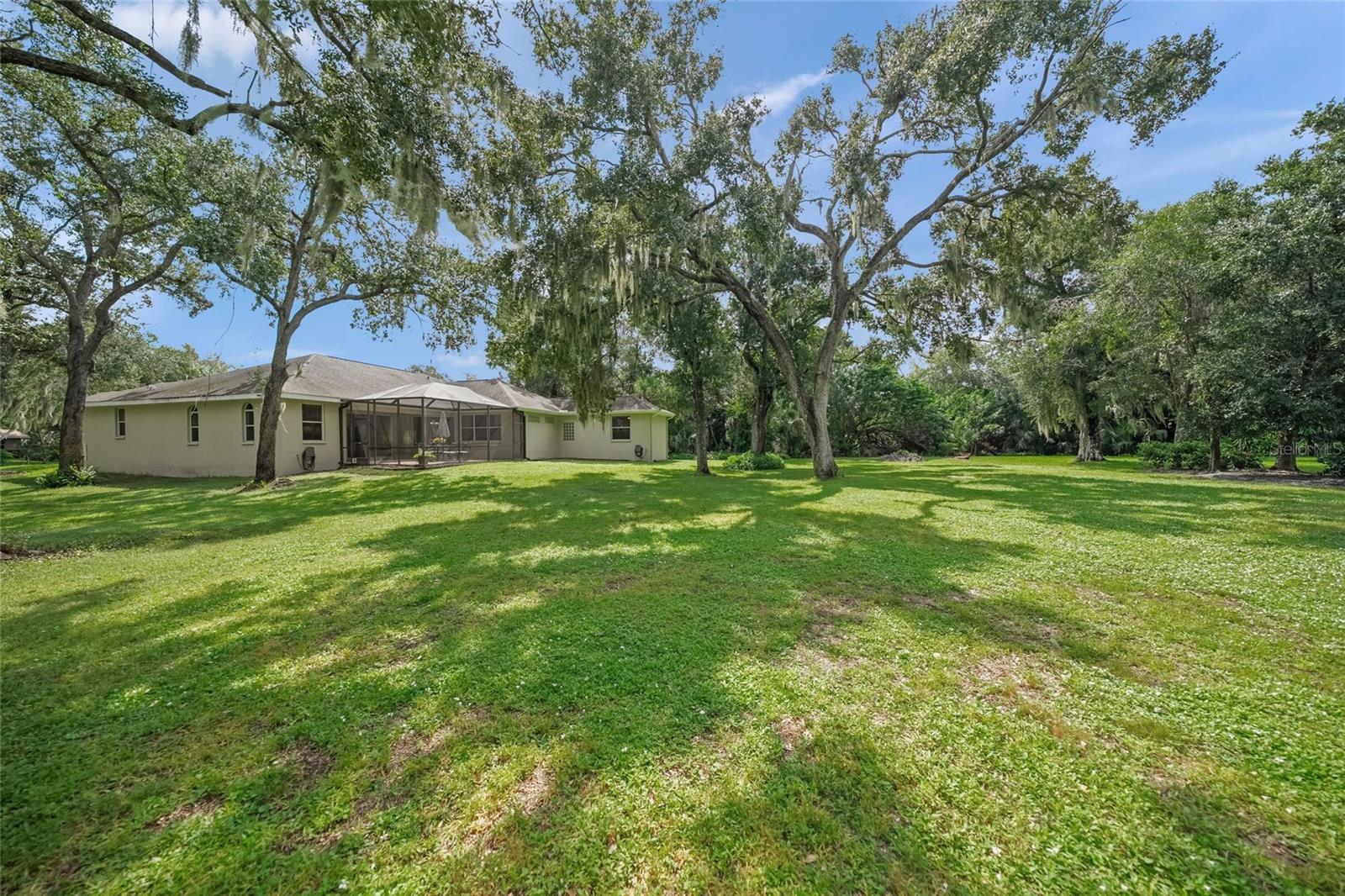 4749 ACORN CIR — photo 40